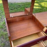 Dressing table model "Ingrid" produced by Mondial literie.