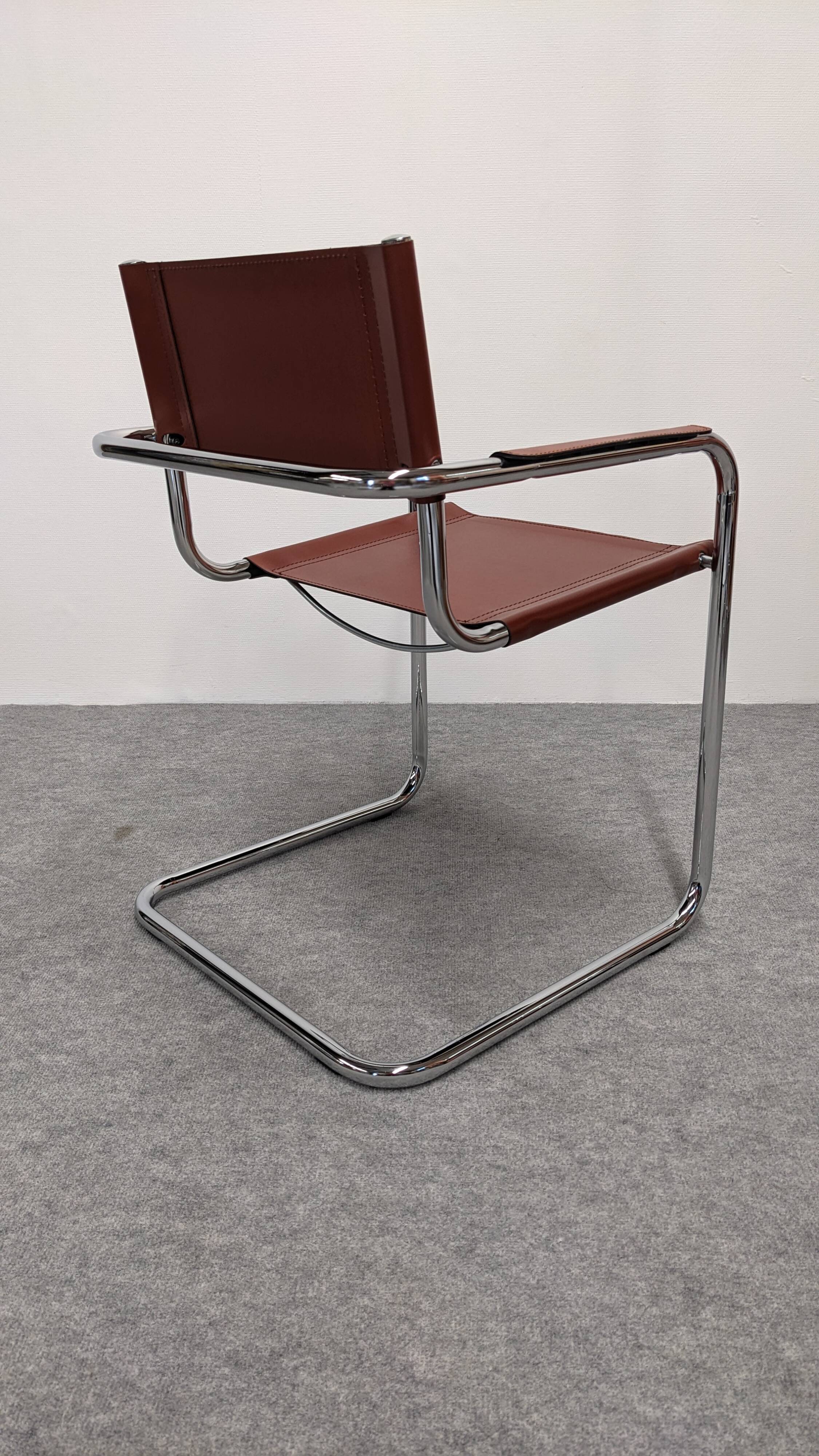 Série de 8 fauteuils cantilever modèle MG5 Made in Italy