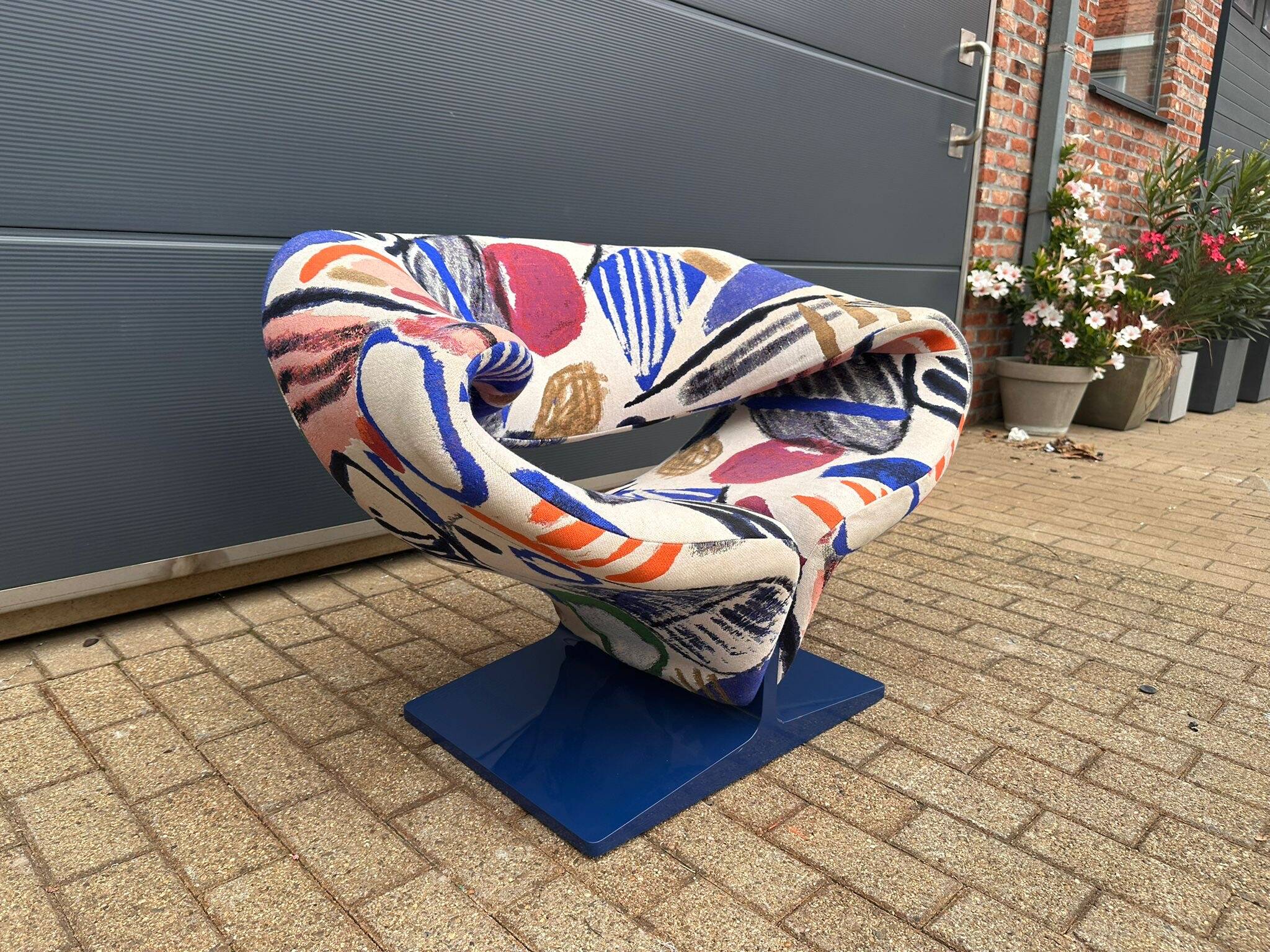 Artifort Ribbon chair by Pierre Paulin, Pierre Frey: The Painter's Canvas