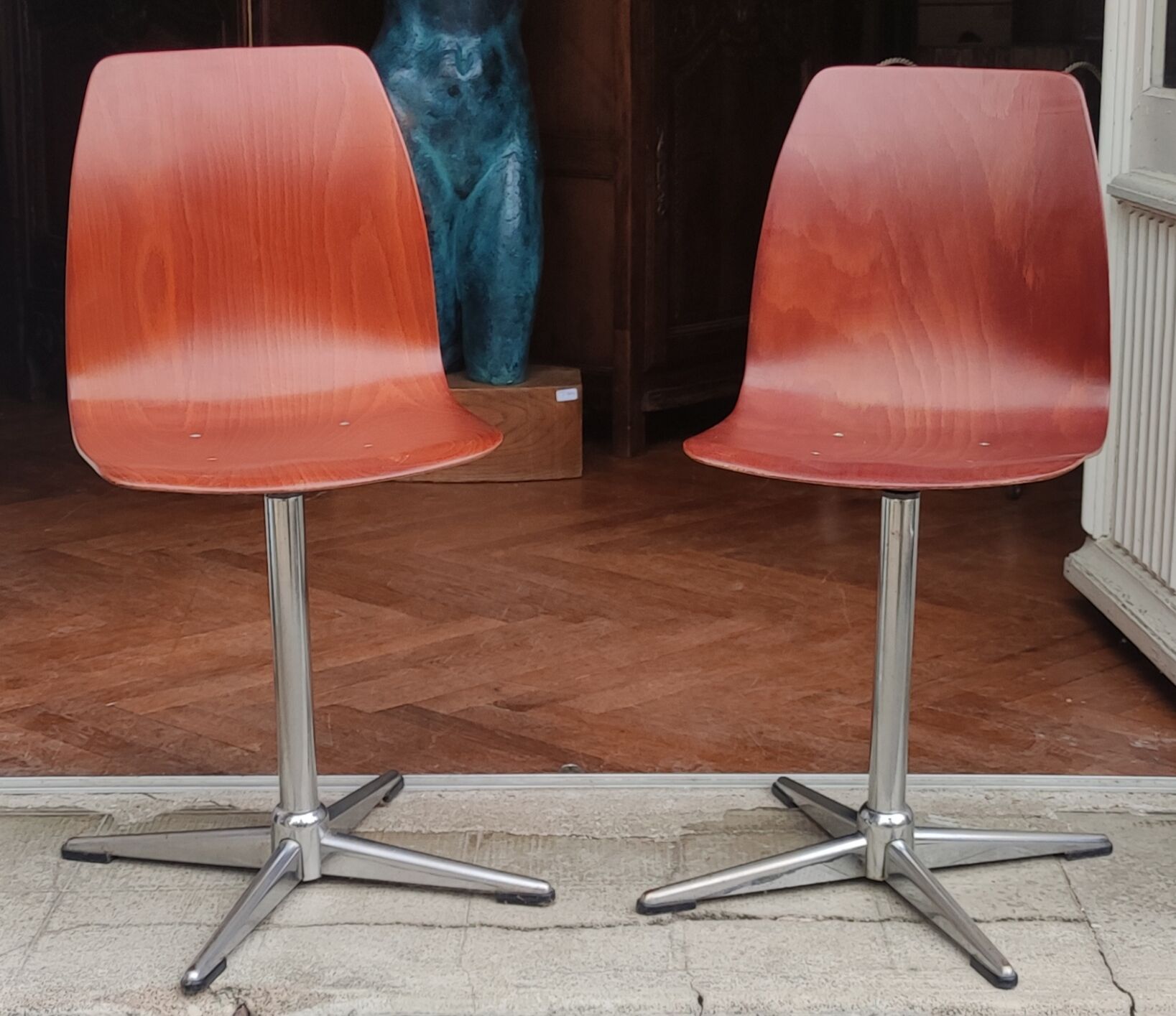 Pair of Pagholz chairs/design 20th
