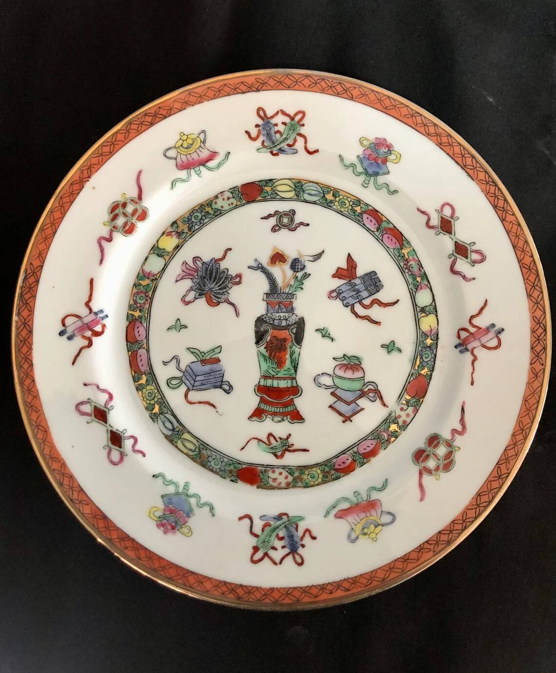Hand-painted chinese porcelain plate enhanced with gold, qianlong brand, 20th century