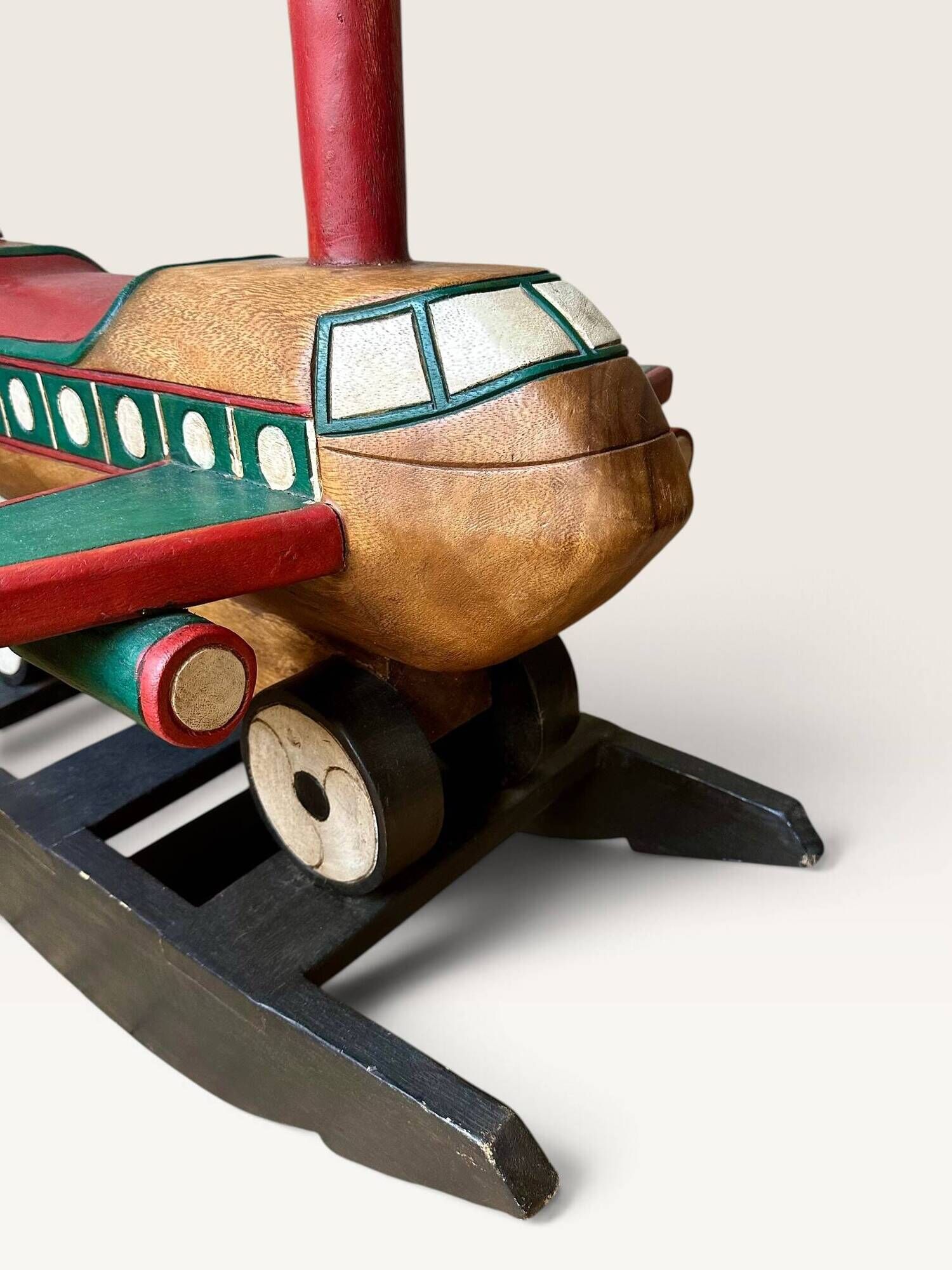 Avion à bascule en bois