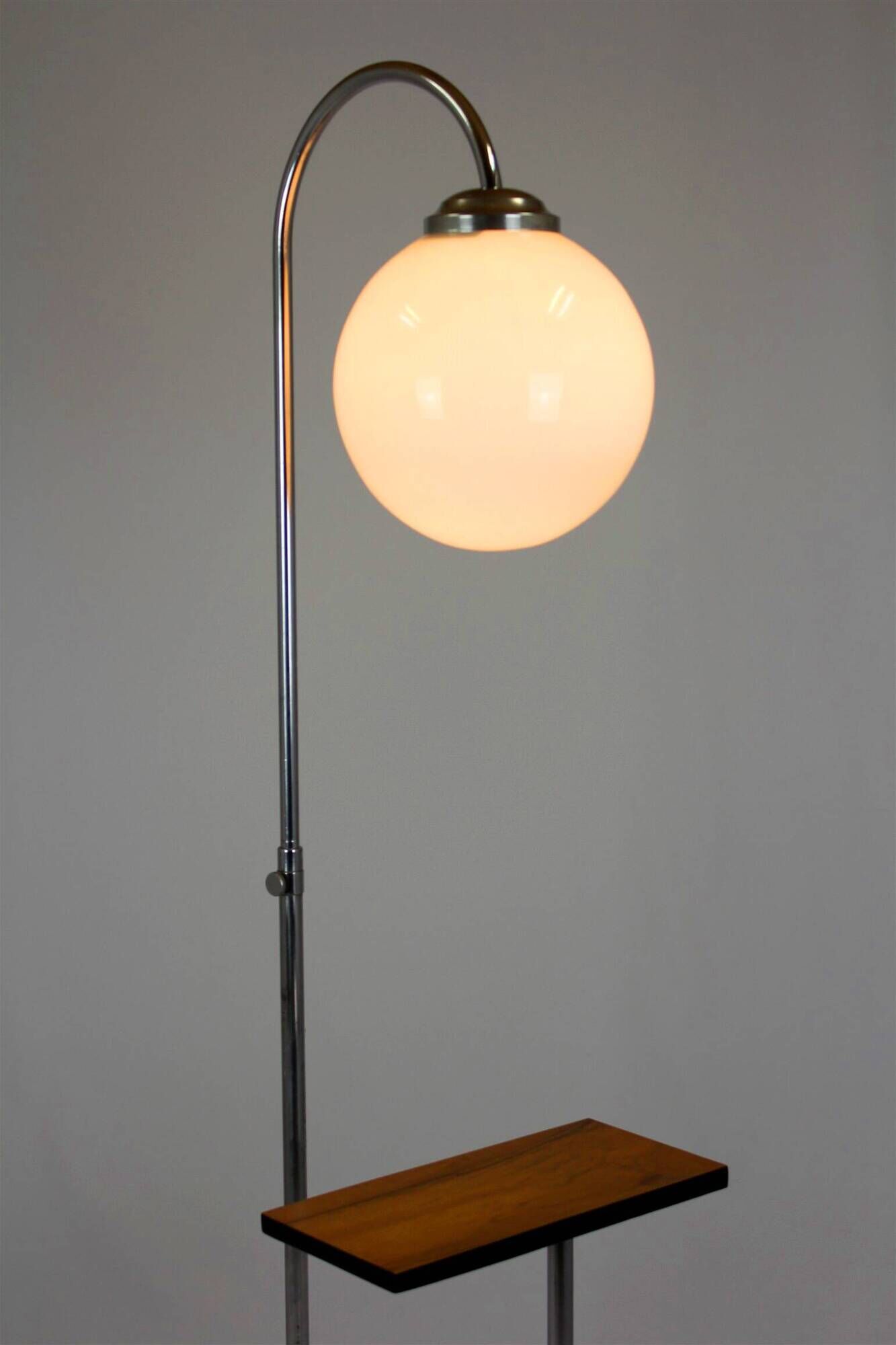 Lampadaire Art Déco Bauhaus restauré par Jindrich Halabala, 1940s