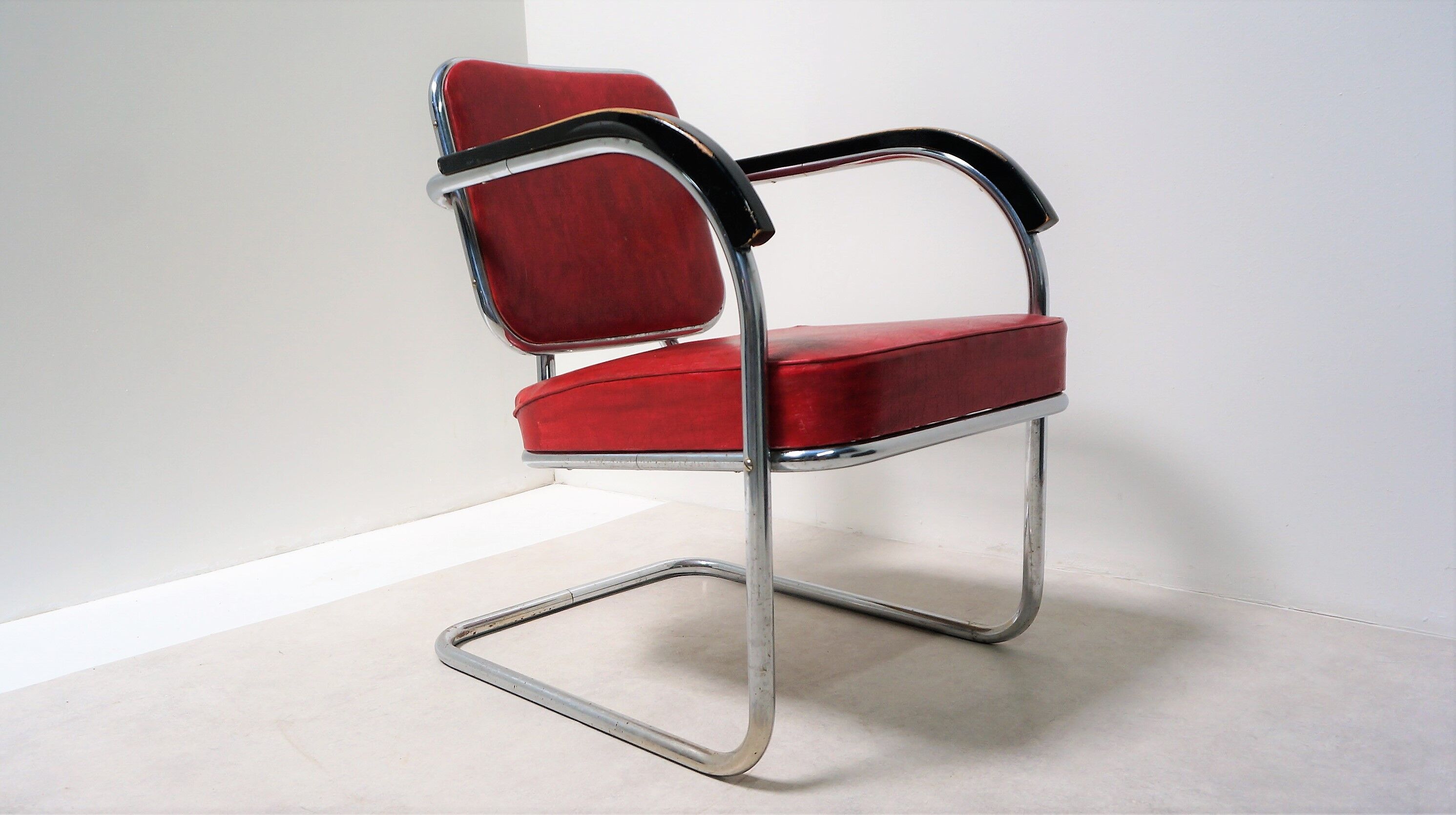 Armchair style Bauhaus
