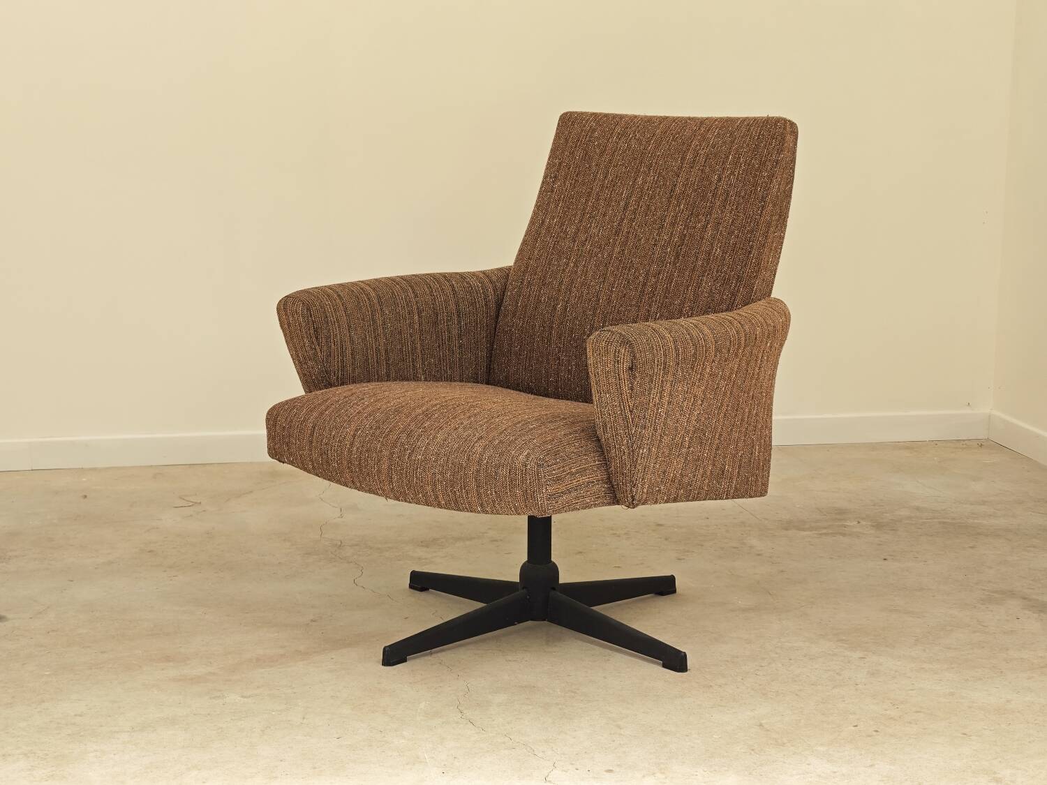 Paire de fauteuils pivotant Tchécoslovaquie 1960