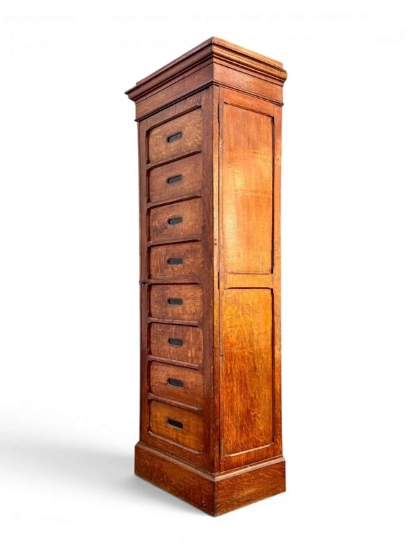 Ancien meuble de métier de la SNCF