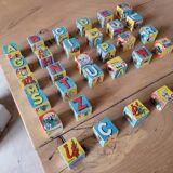 Antique wooden cube set, 40 pieces representing all the letters of the alphabet and ideograms linked to the letters