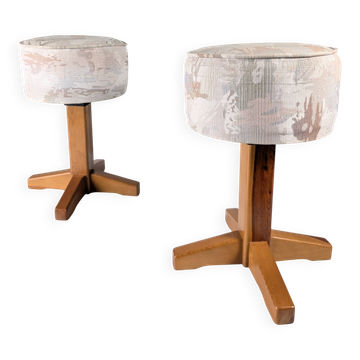 Paire de tabourets en pin scandinave et tissu, années 1980