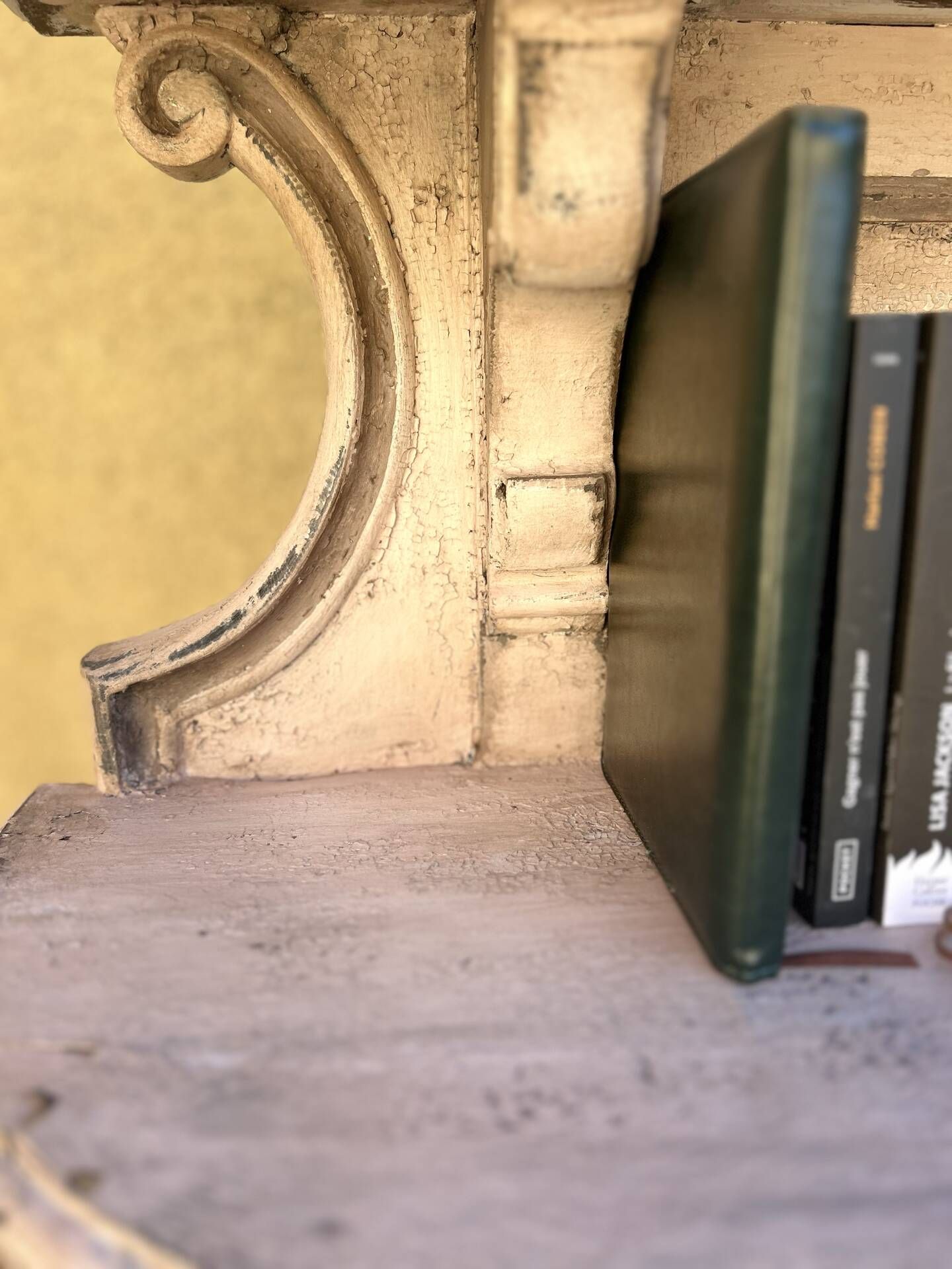 Saint-Hubert wall shelf in solid wood – 19th century – Patina