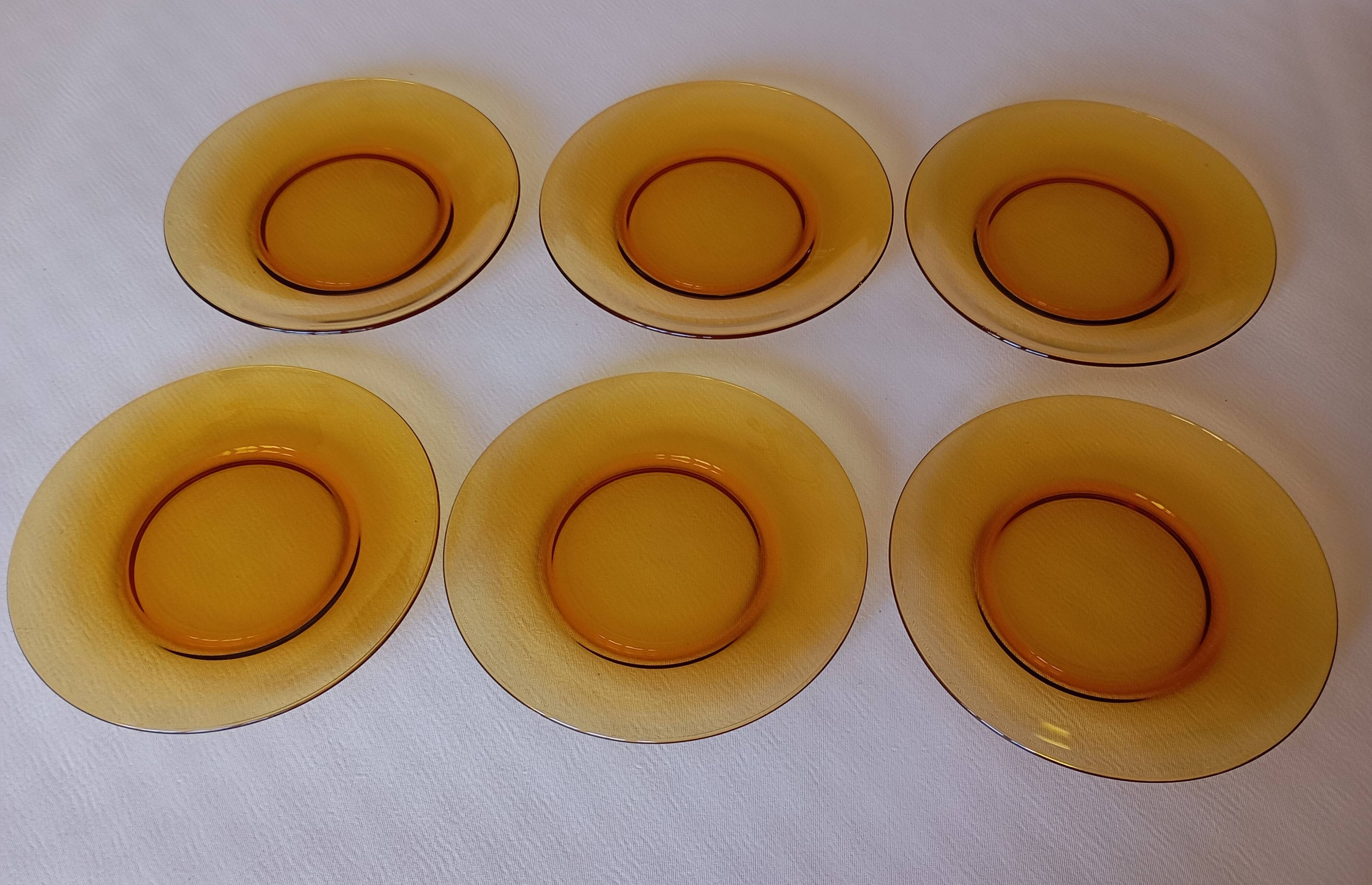 12 assiettes plates Vereco ambre