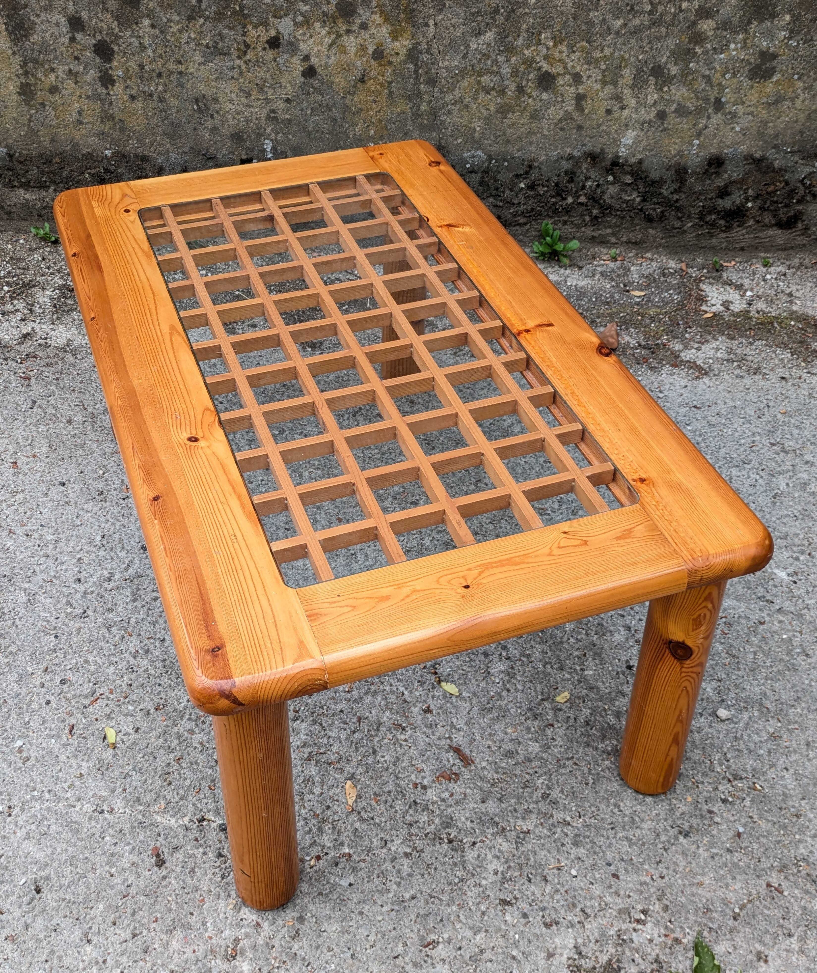 Lattice coffee table in pine and glass, France, 1980