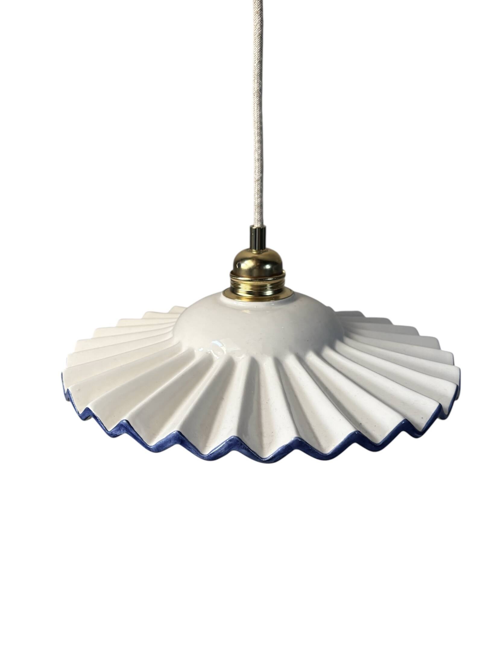 Vintage serrated pendant light