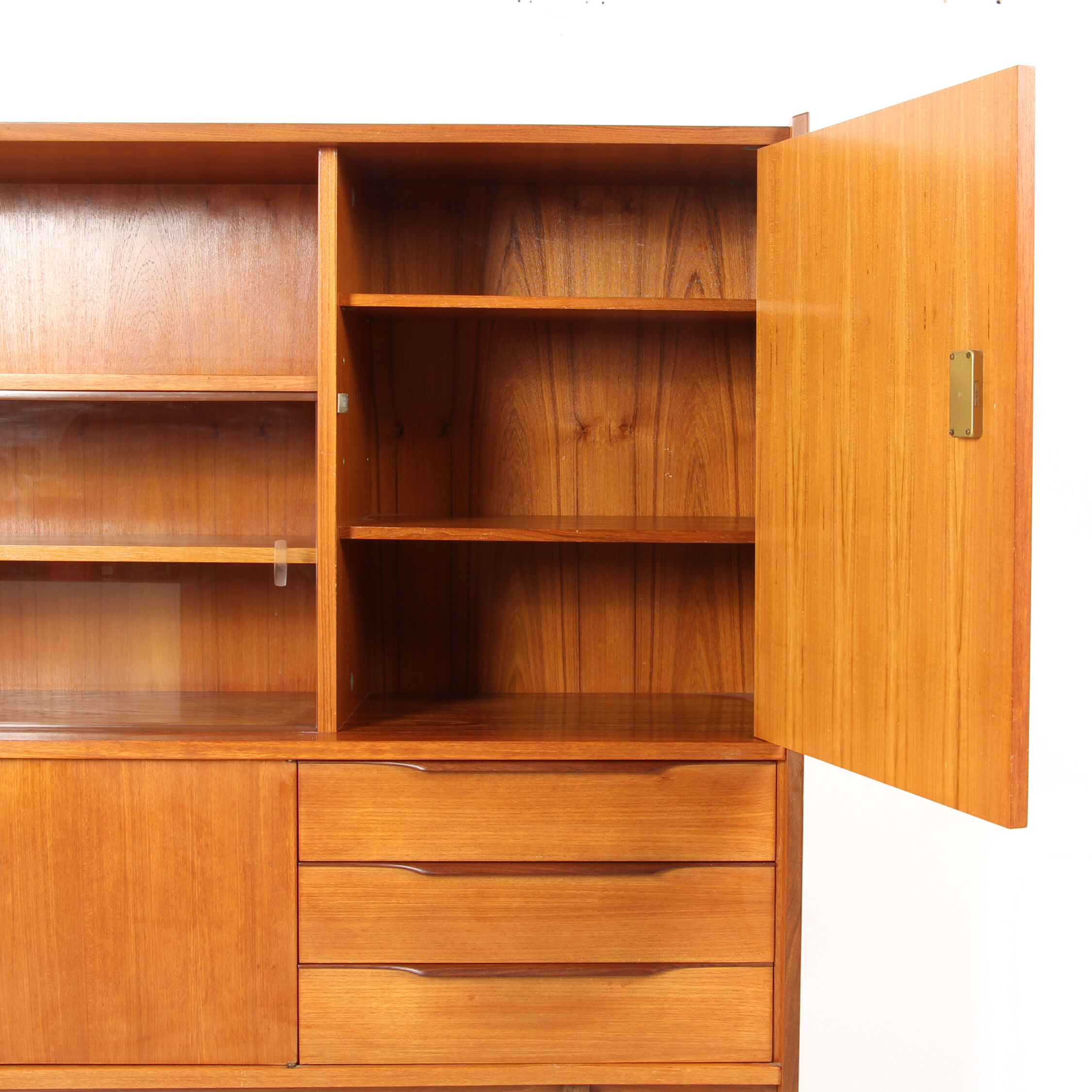 Scandinavian high row in teak