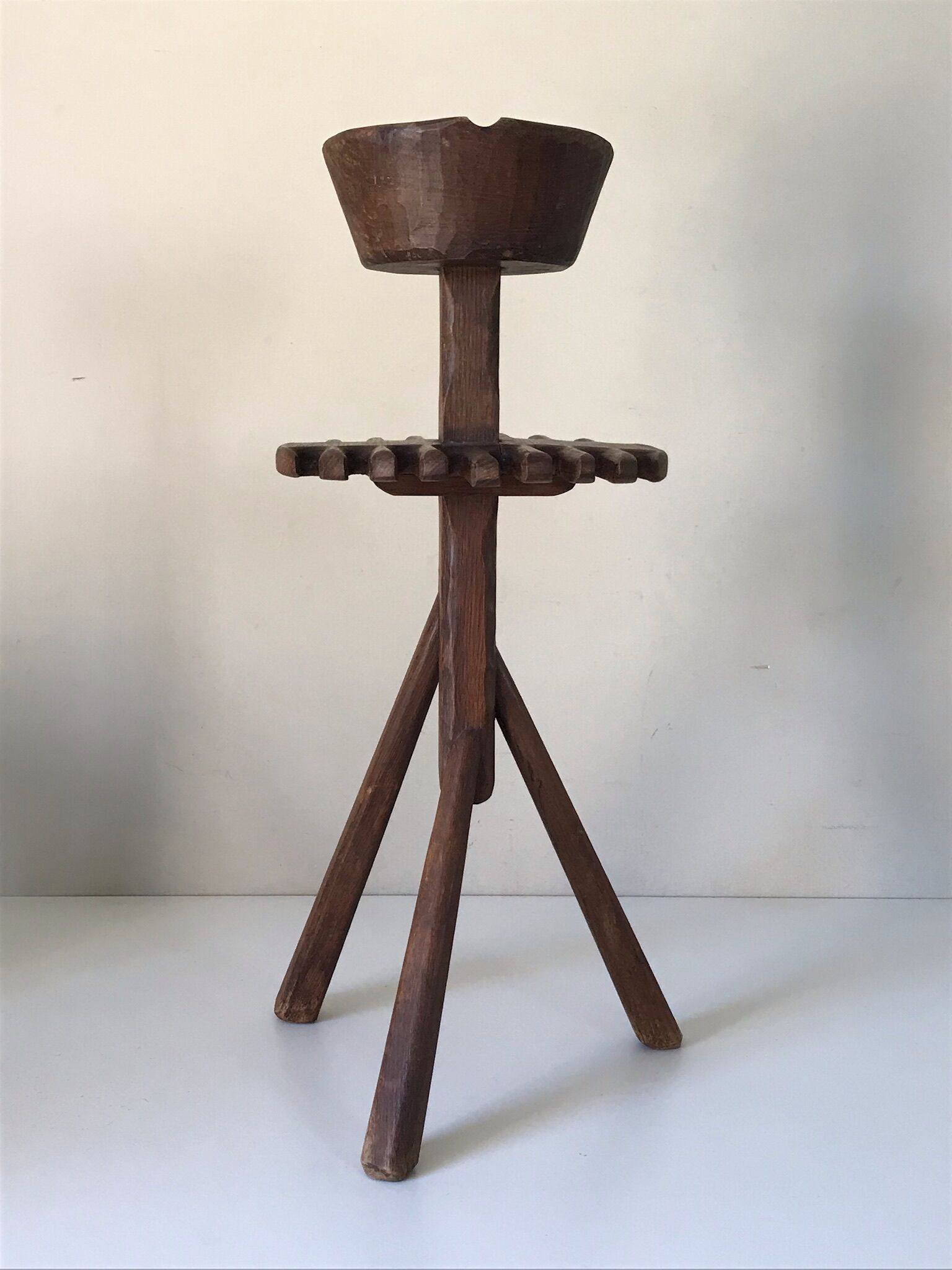 Ashtray on brutalist feet 60s