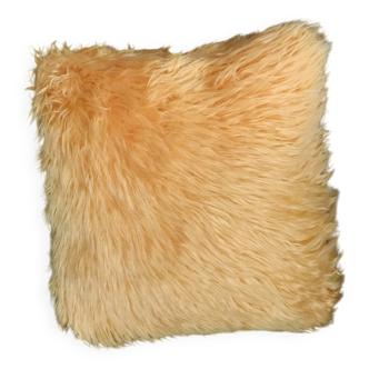 Plush cushion