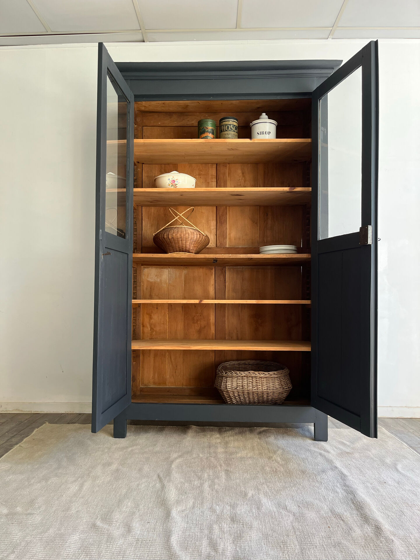 Armoire vitrée
