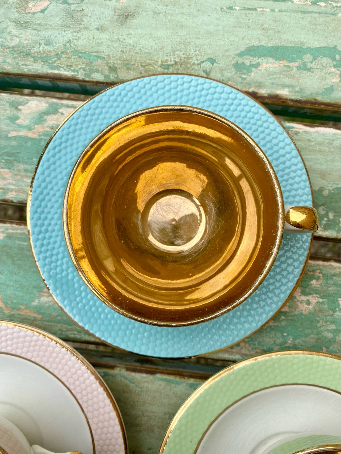 L'Amandinoise colored cup set