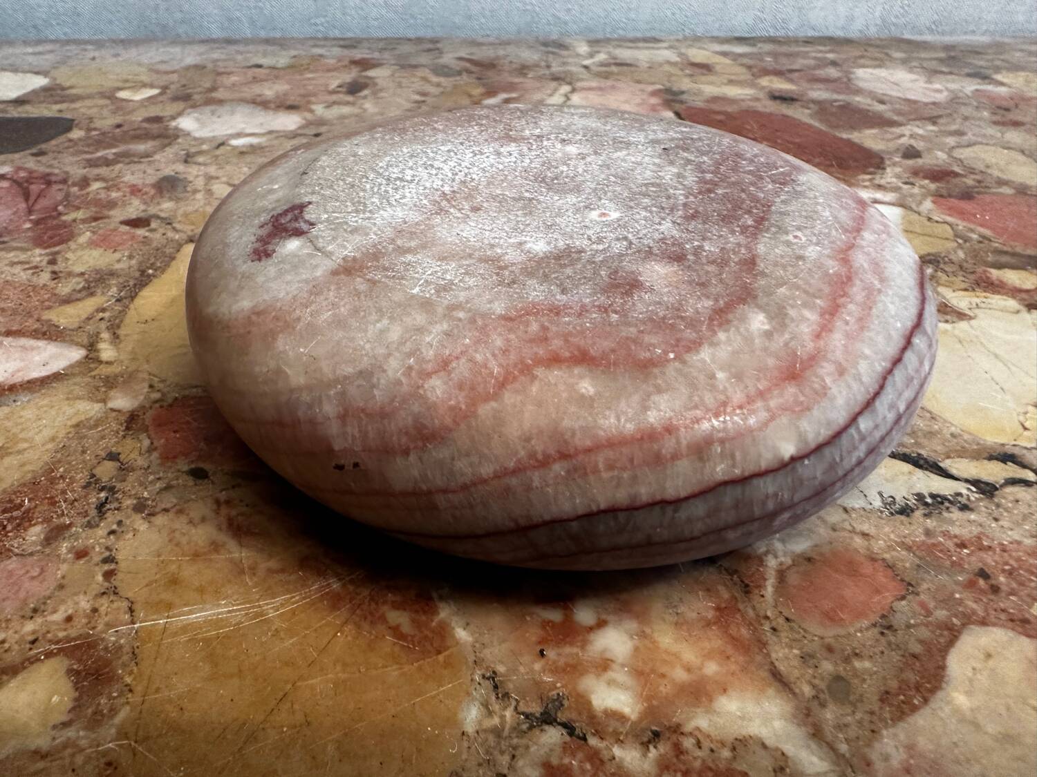 Antique reddish marble ashtray D 12 cm