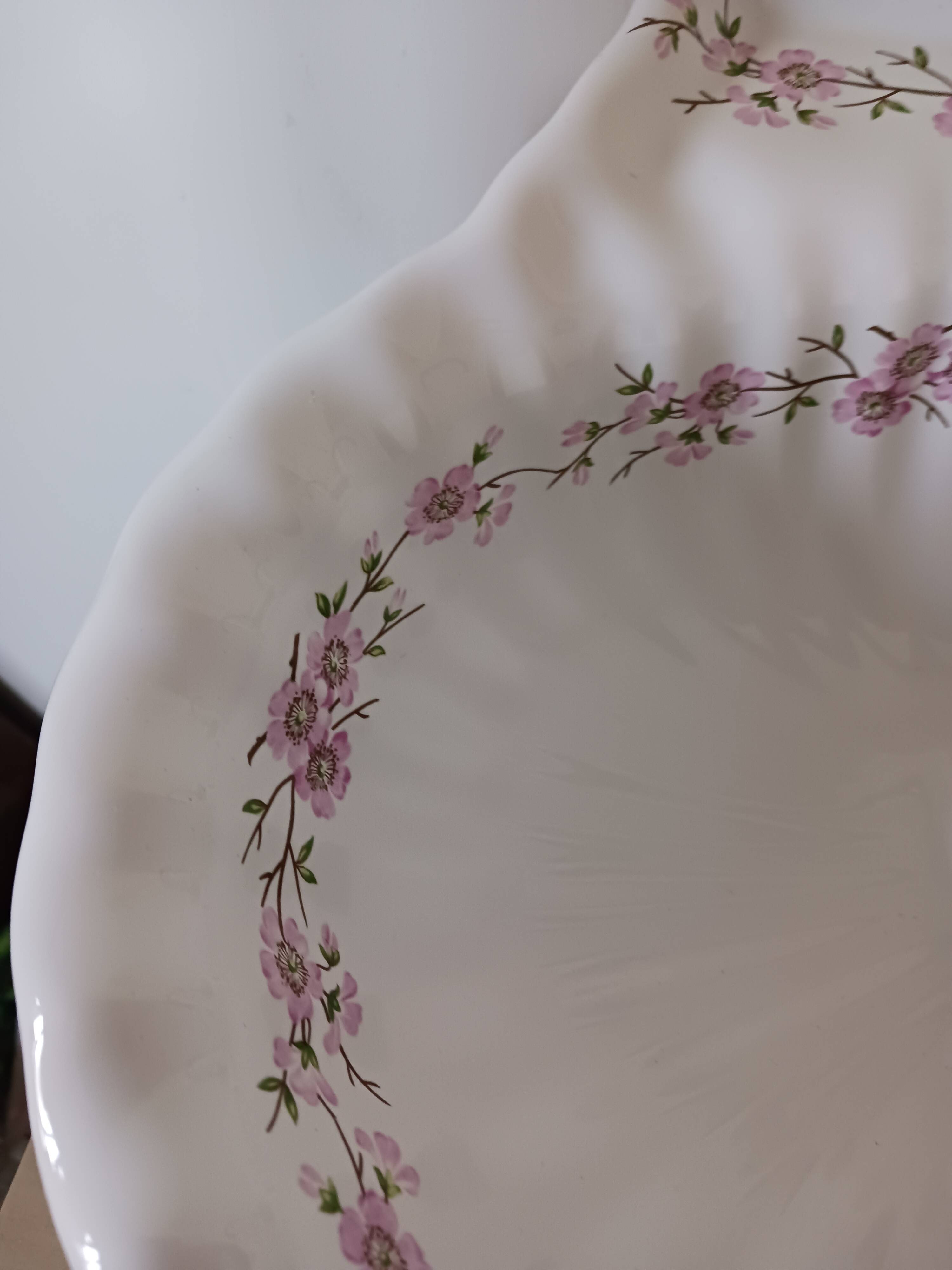 Antique French porcelain washbasin