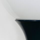 Grande lampe de table en forme de champignon en verre opalin blanc par Stilnovo, années 60