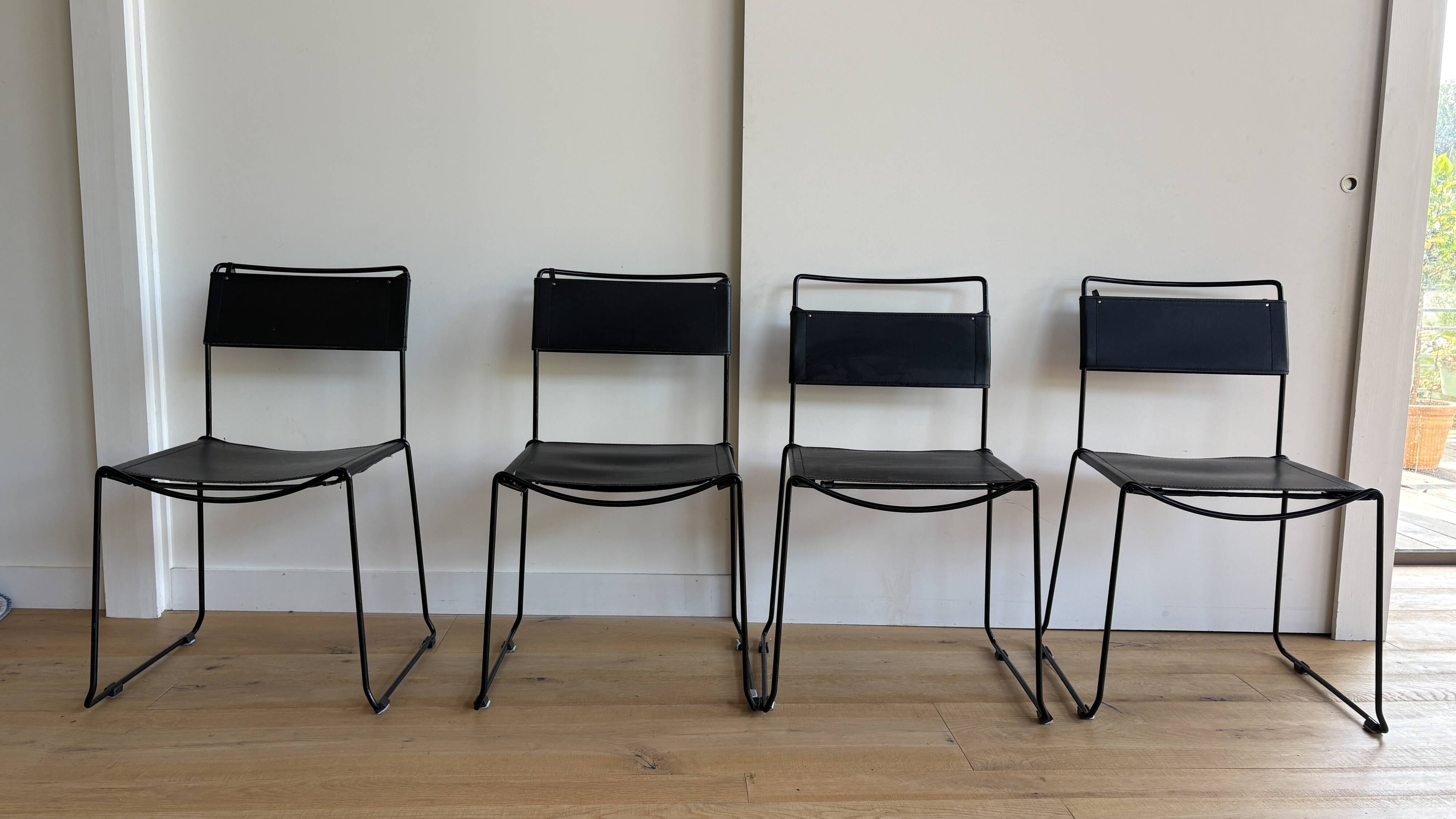 Lot of 4 chairs by Giandomenico Belotti.