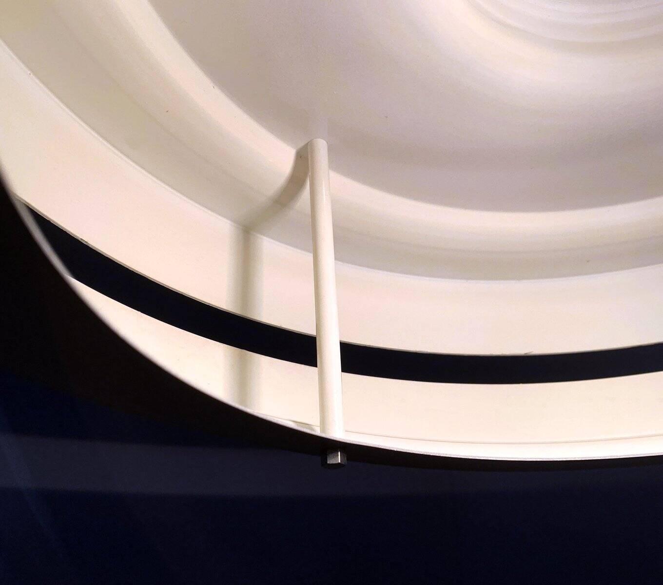 Suspension UFO from the mid-century German space age.