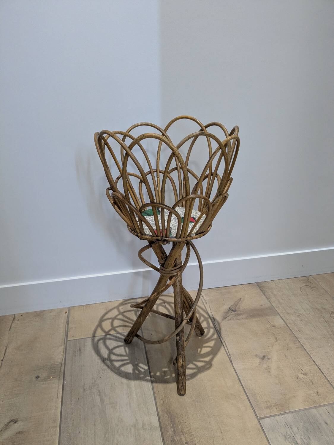 Wicker rattan plant stand