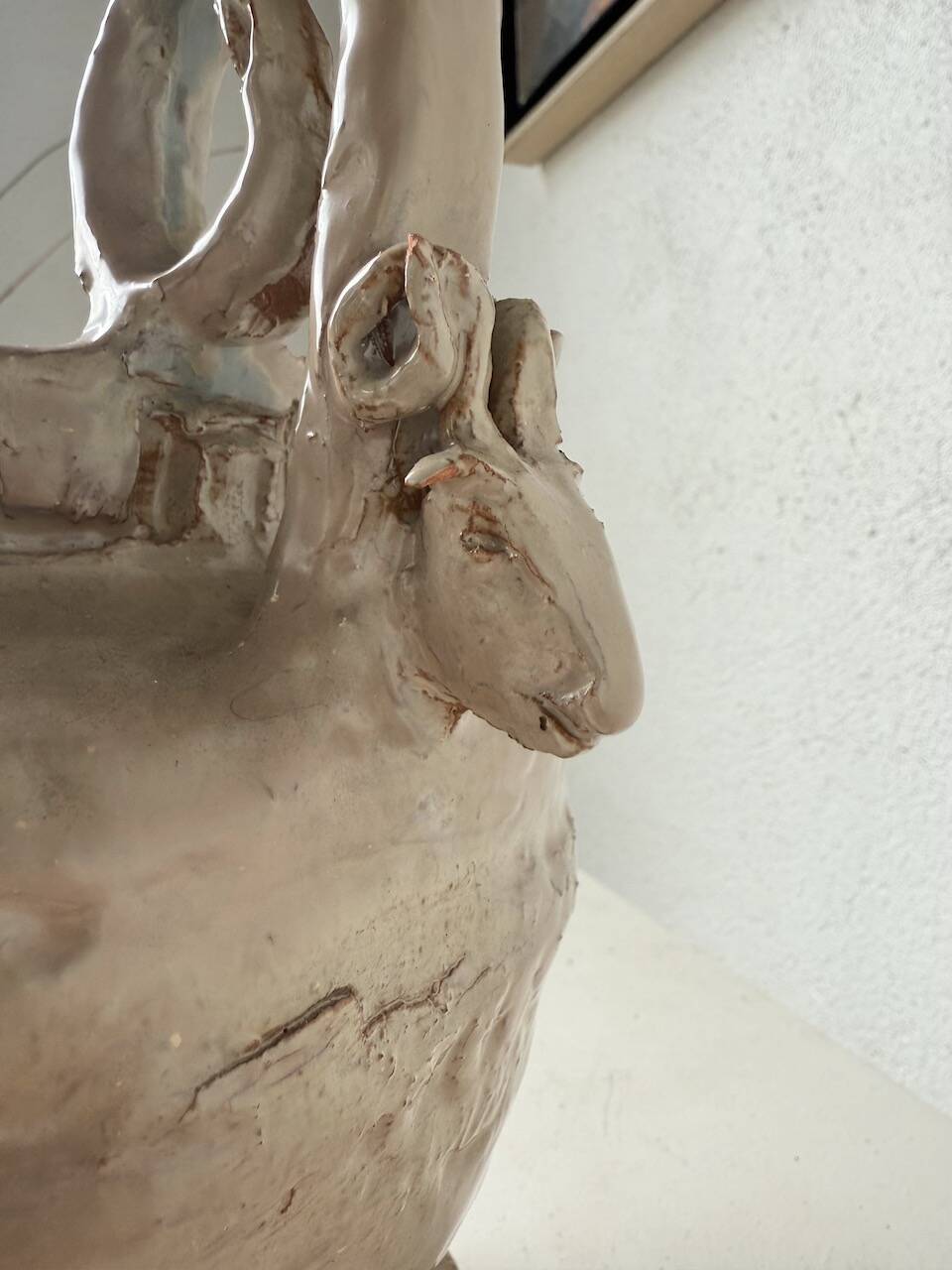 Ceramic bowl with ram heads