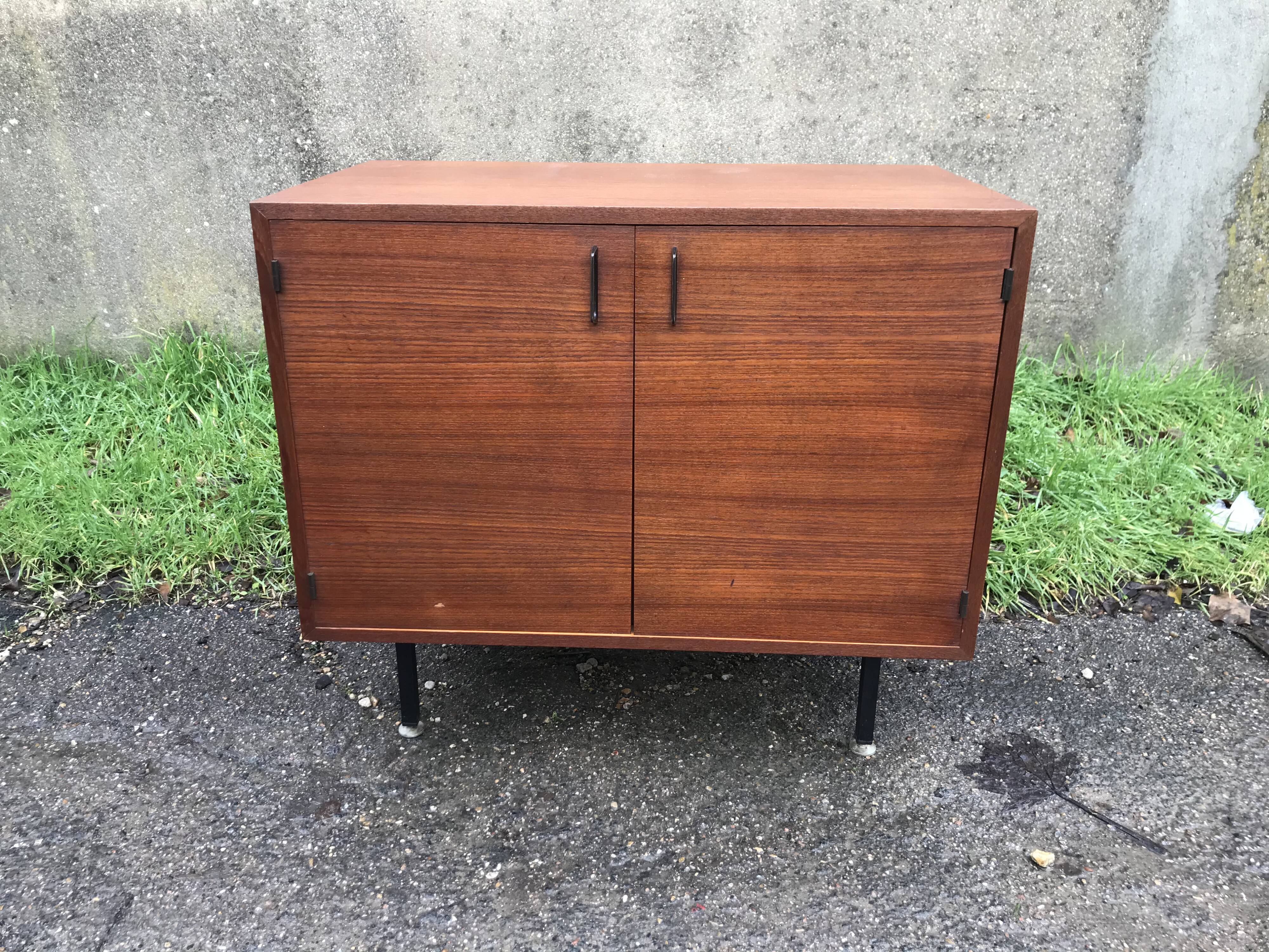 Meuble de rangement petite enfilade en teck vintage de style scandinave  années 60