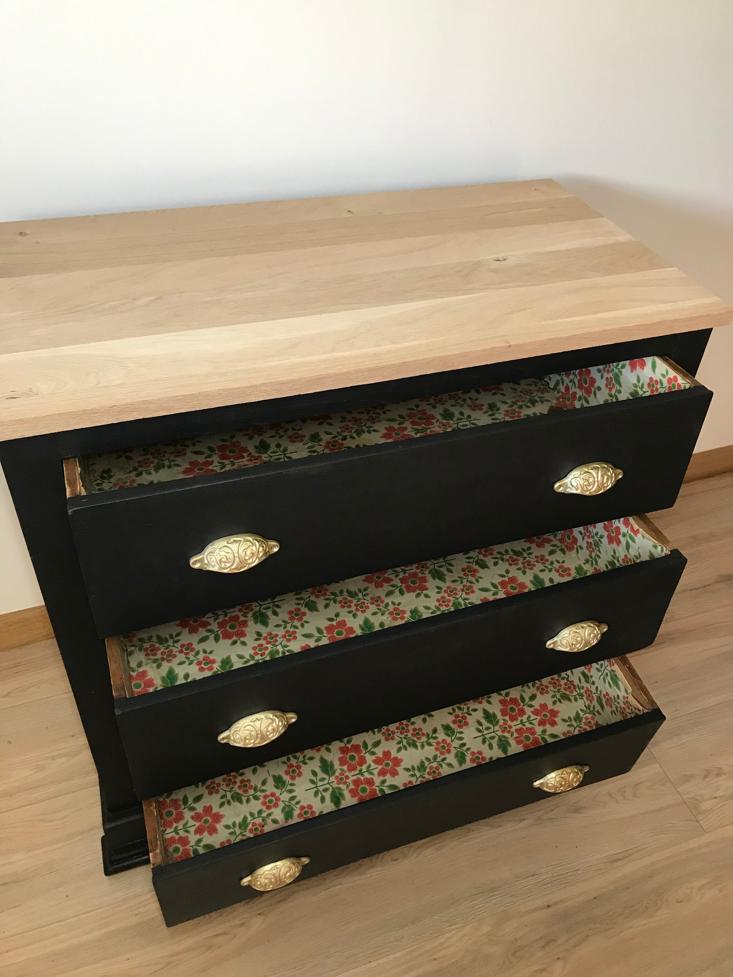 Vintage chest of drawers