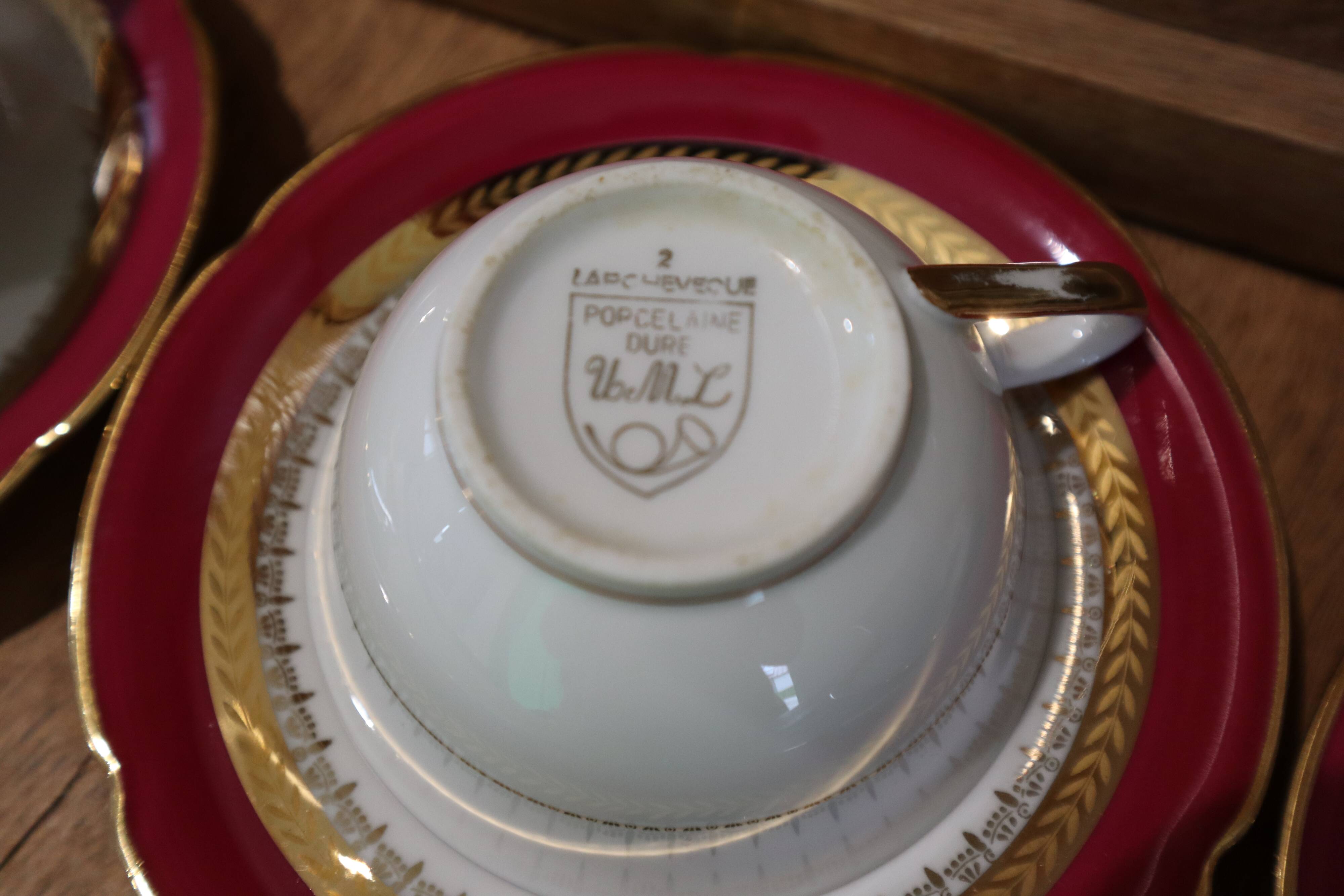 Set of 8 cups with saucers in Sologne L'Archevêque porcelain