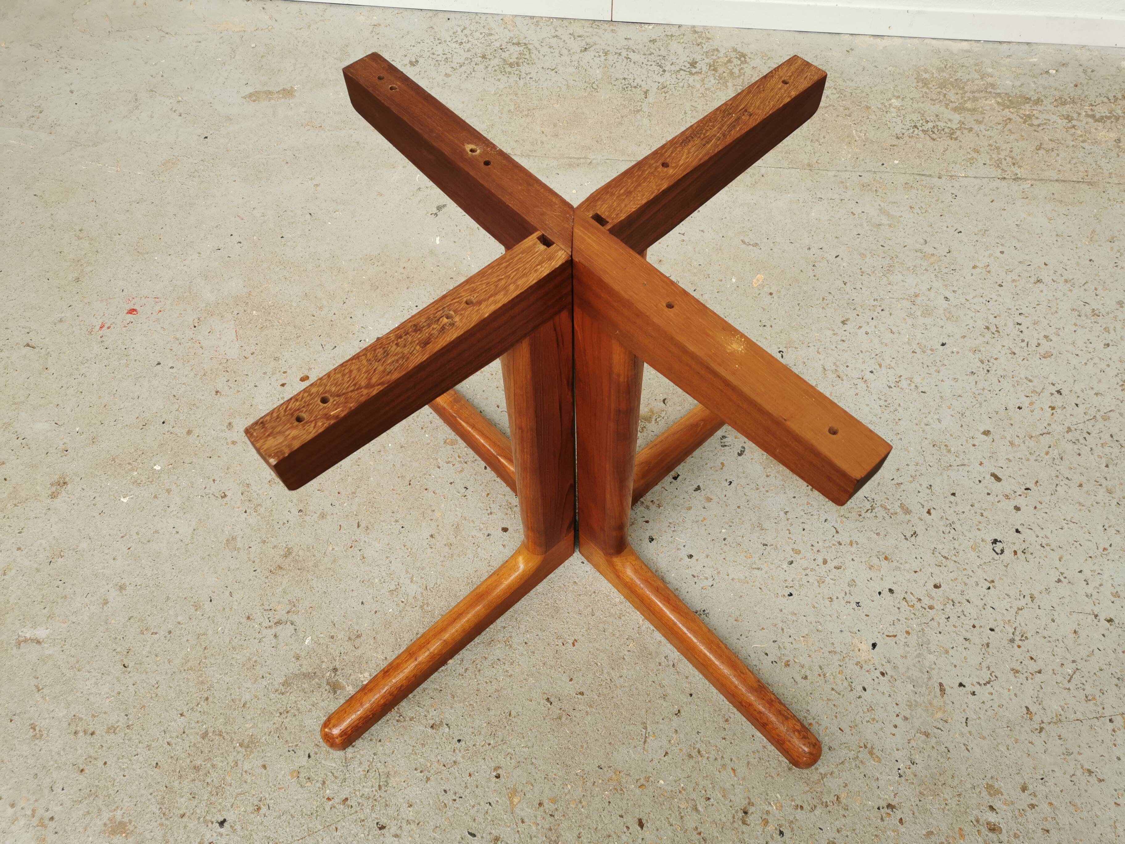 Table de Laurits Larsen en teck