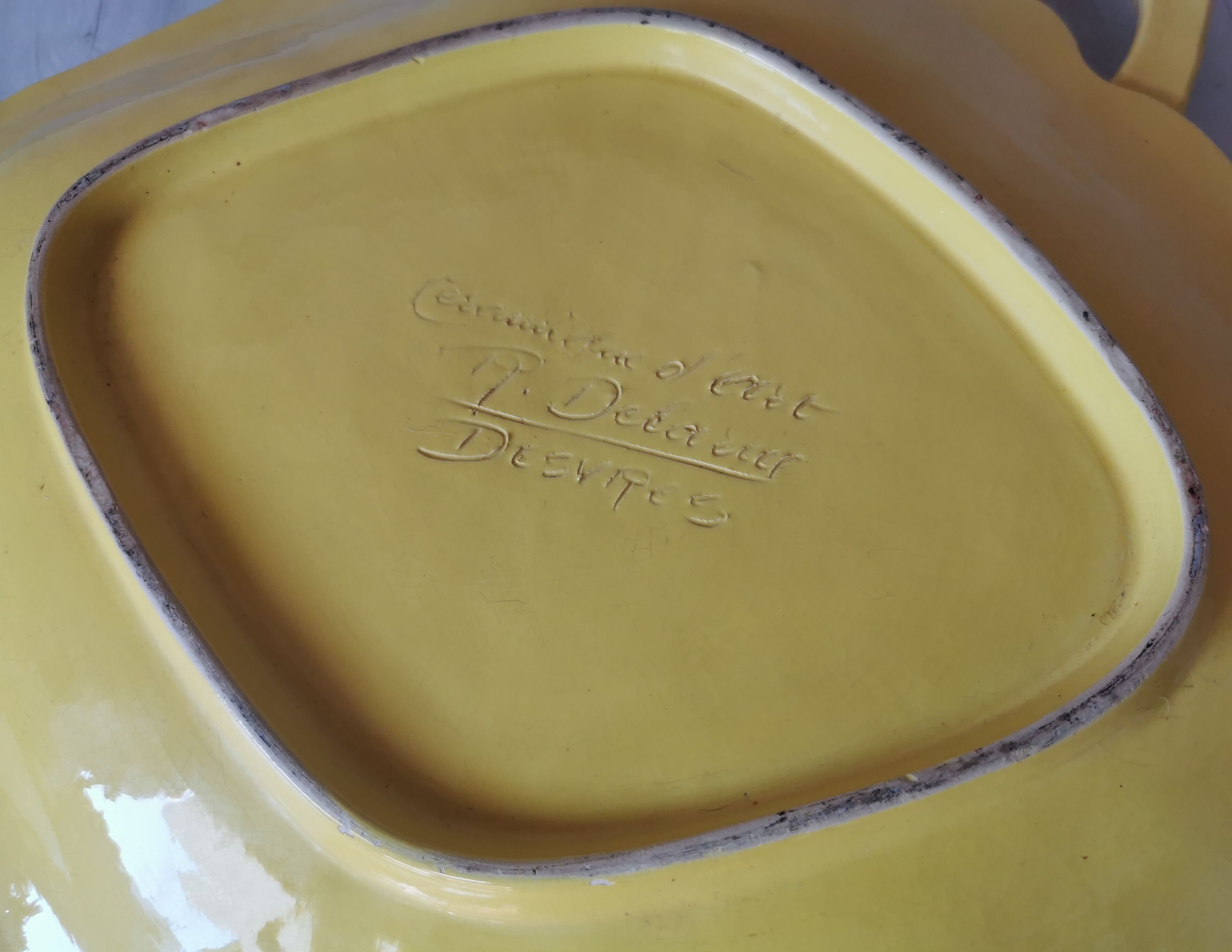 Zoomorphic dish ray