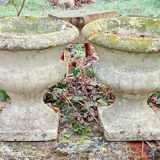 Pair of Medici vases in reconstituted stone