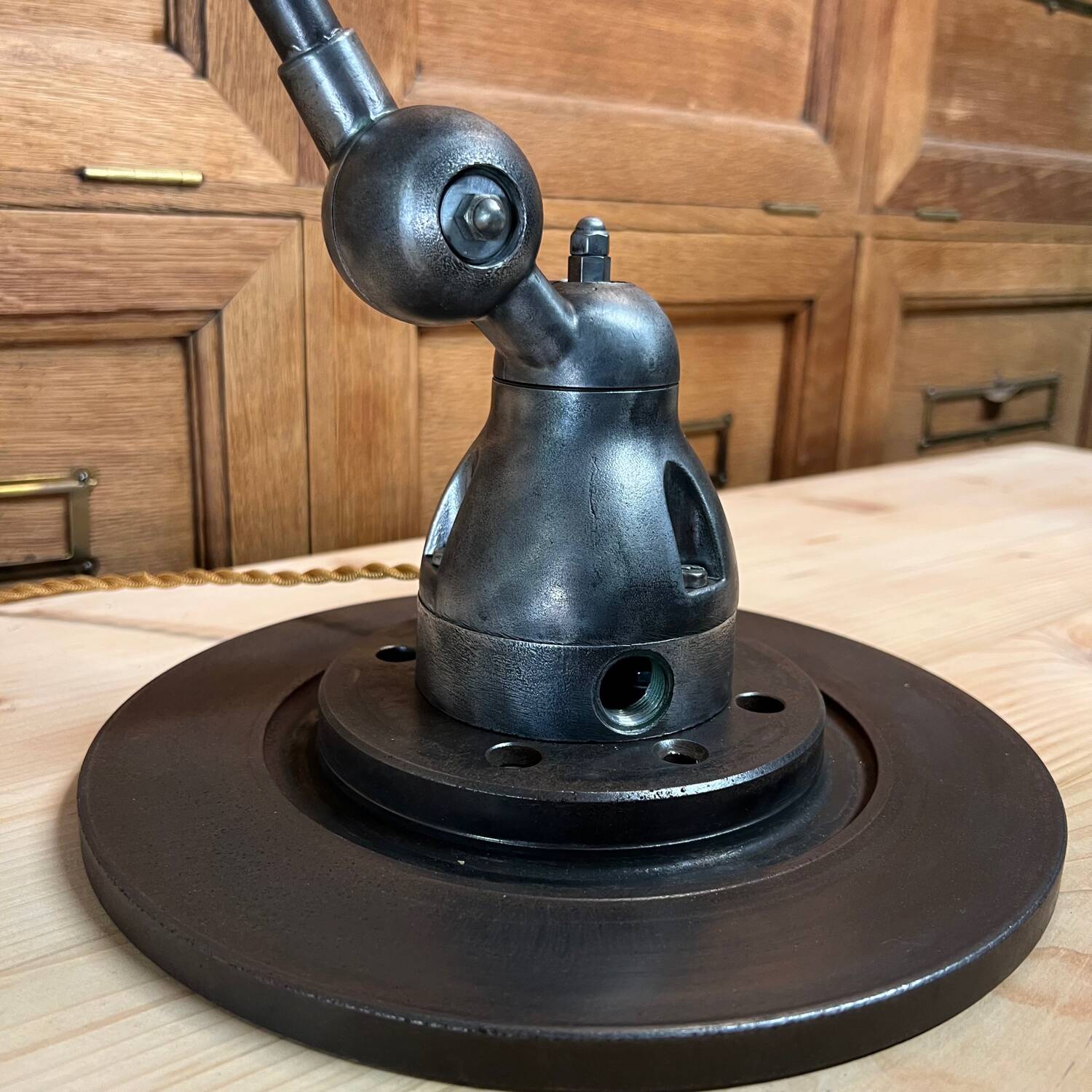 Lampe industriel  jieldé patiné