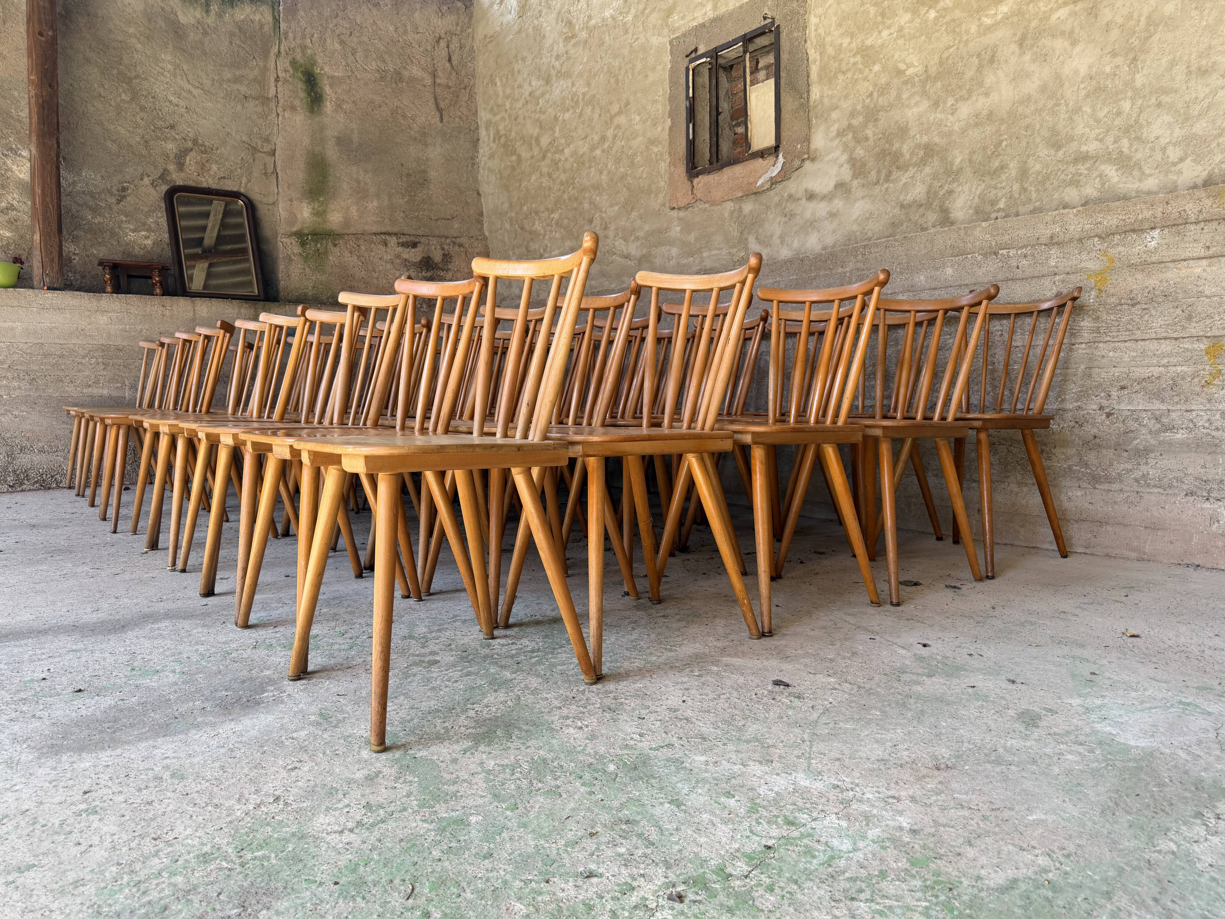 Lot de 50 chaises bistrot design scandinave