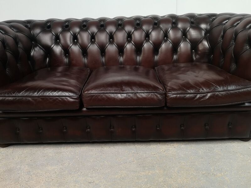 English style brown leather chesterfield sofa