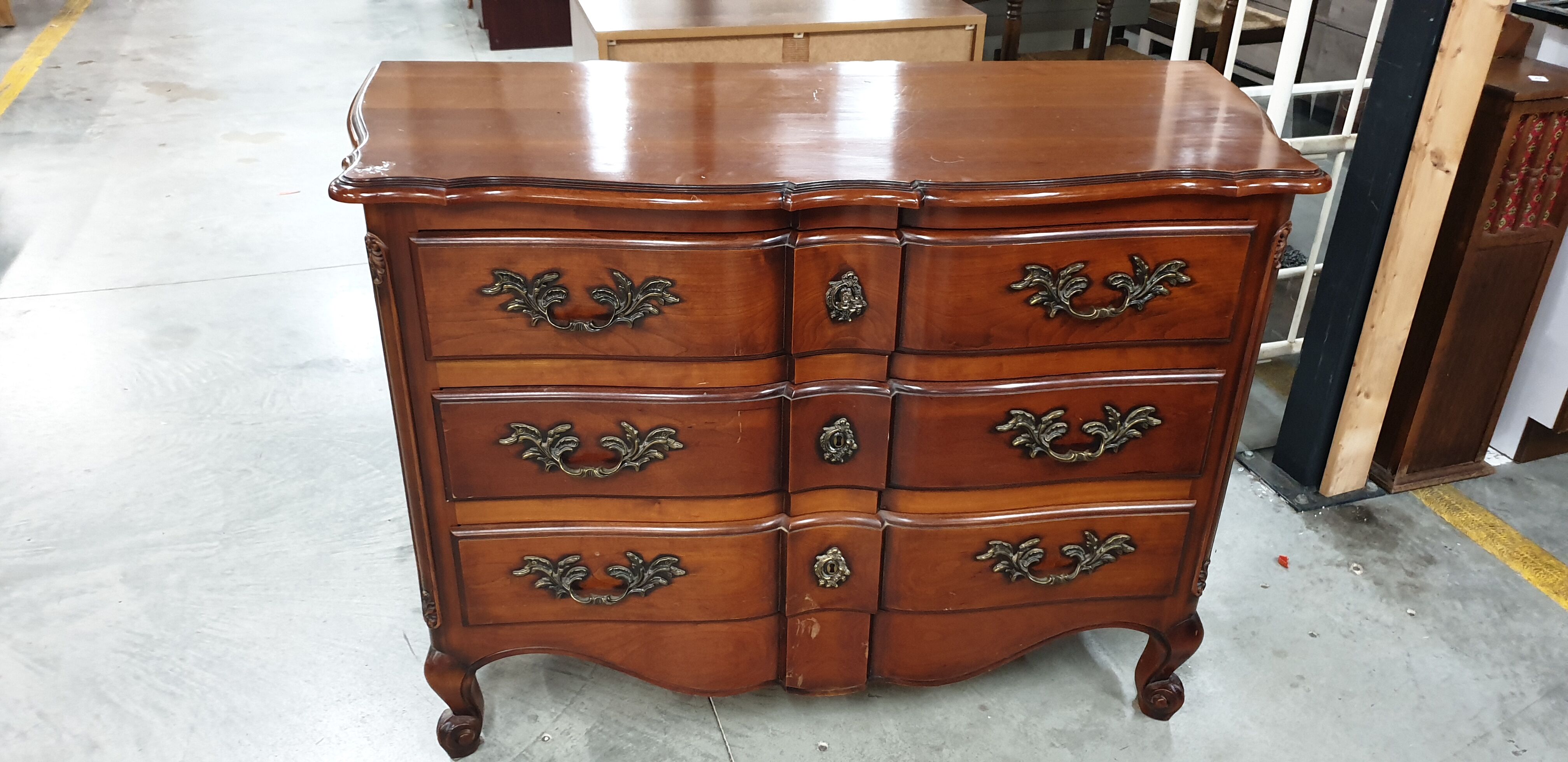 Chest of drawers crossbow