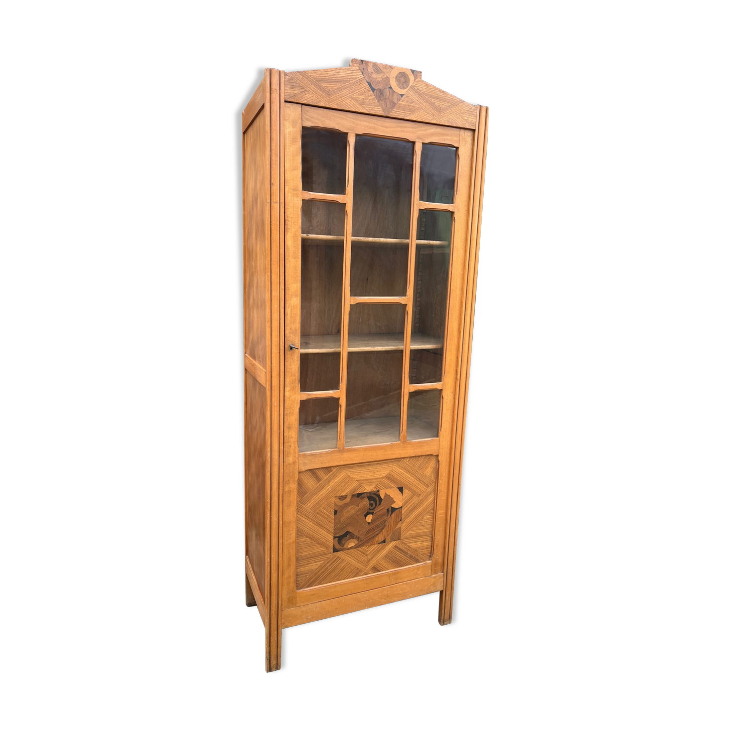 Parisian wardrobe vintage showcase