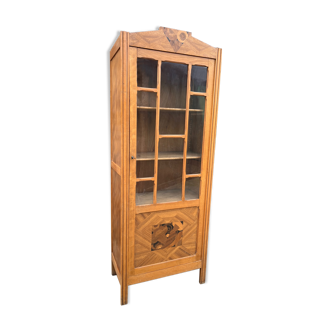 Parisian wardrobe vintage showcase