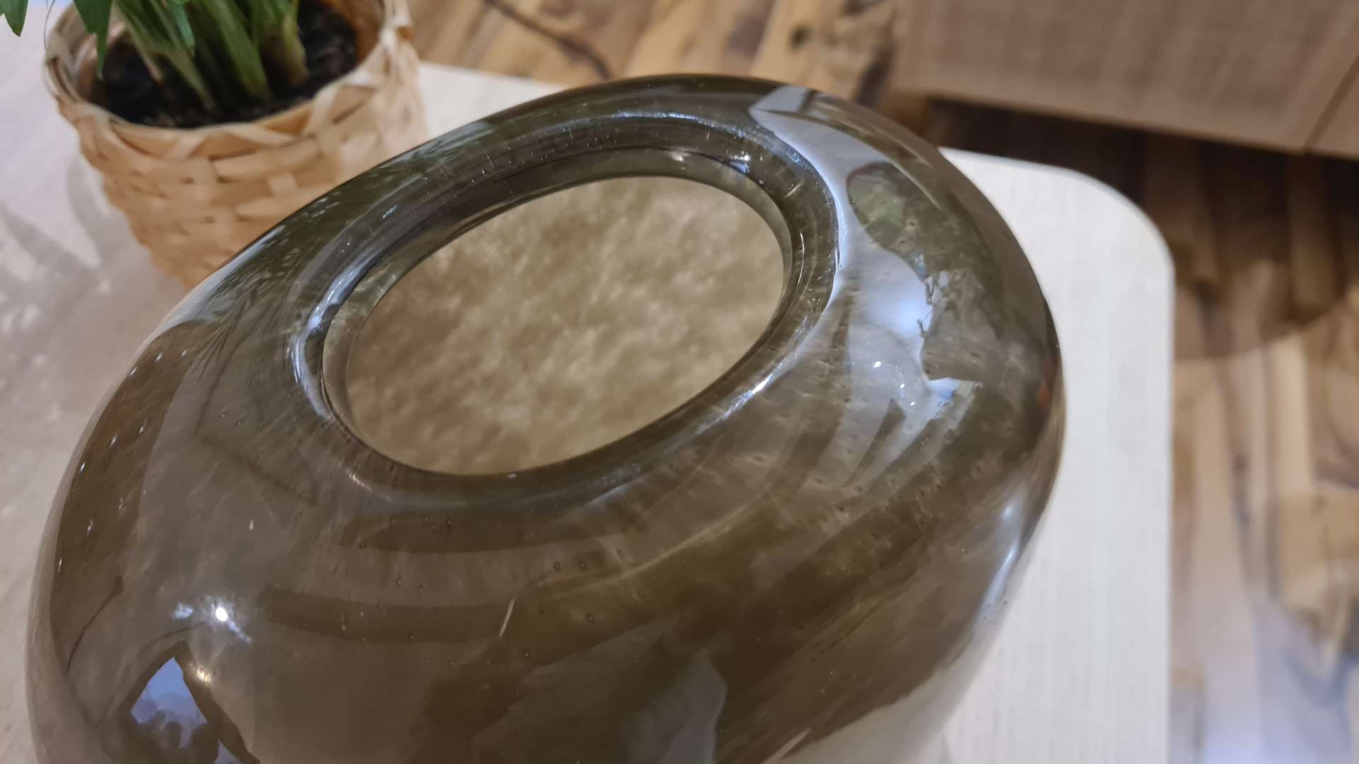 Luxury vase - signature Henry Dean 1980