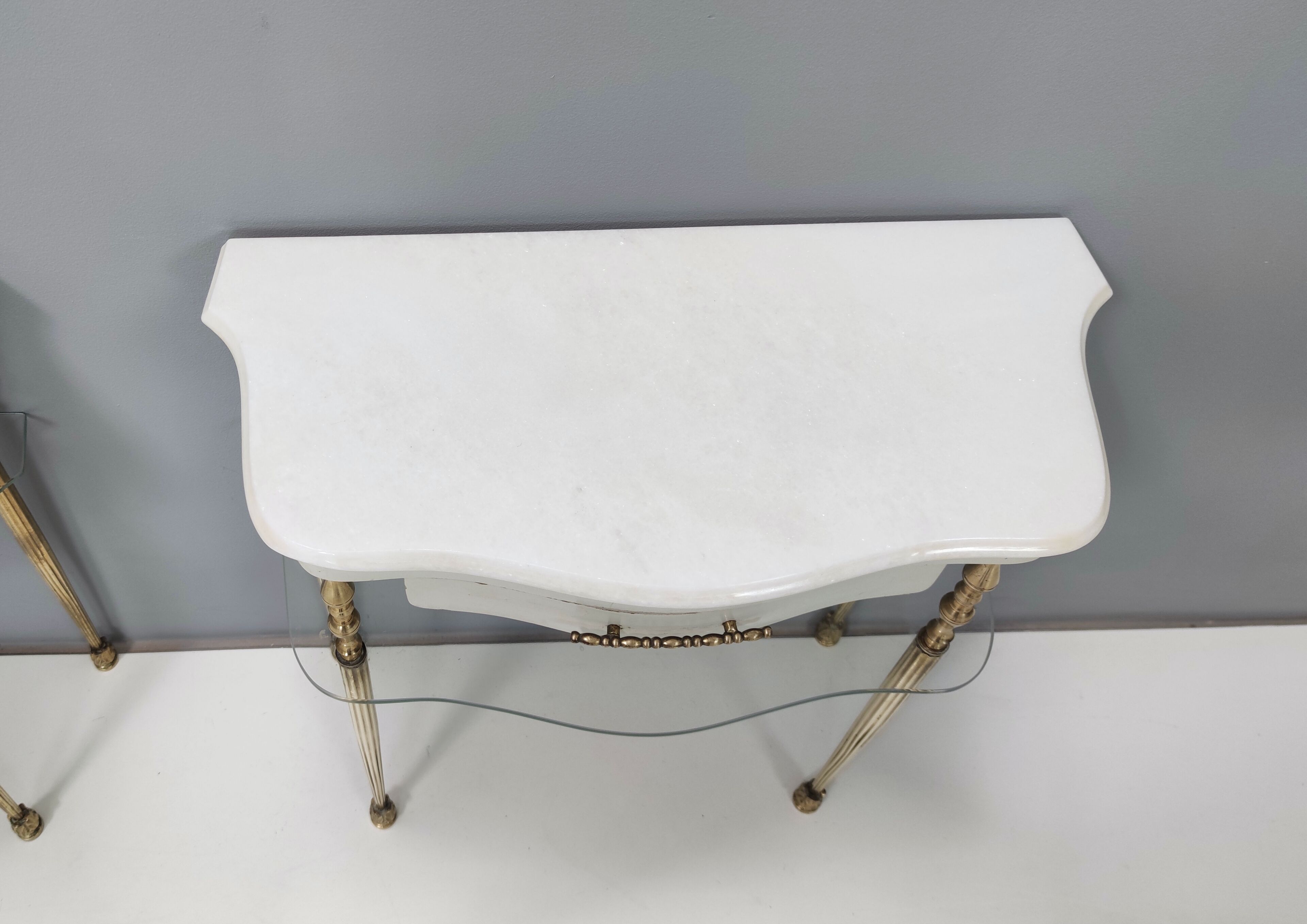 Pair of White Lacquered Nightstands with Marble Tops and Glass Shelves, Italy