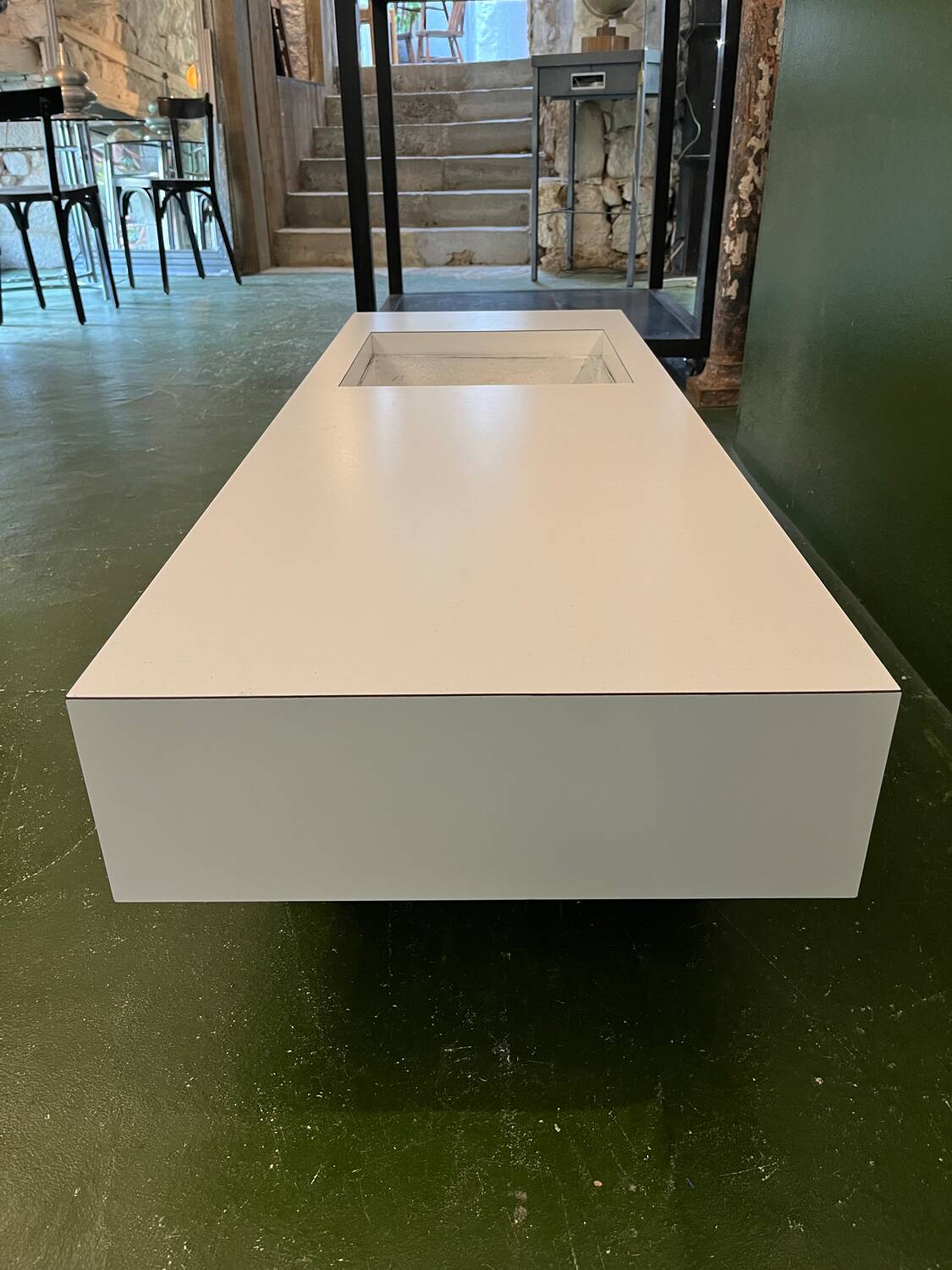 1970s planter table in white Formica made by Roche Bobois