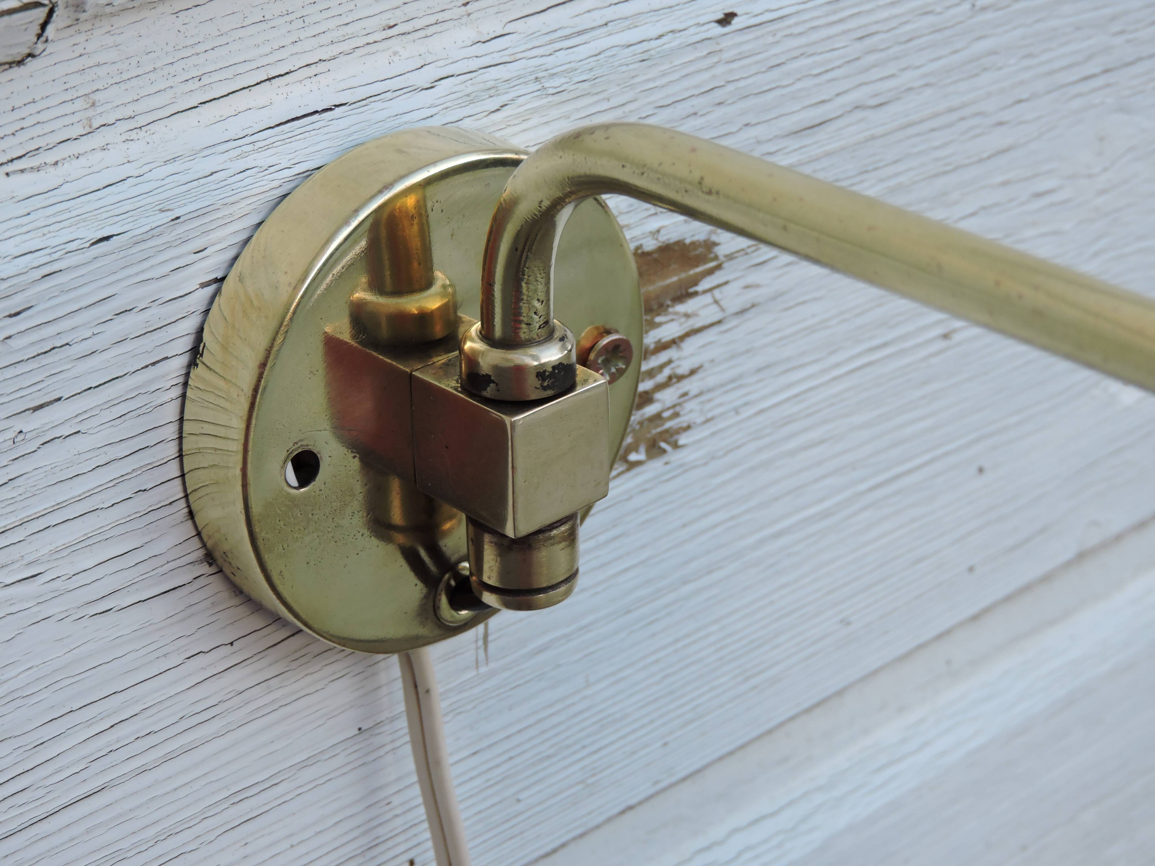 Adjustable stem wall lamp with ball head, diabolo lampshade