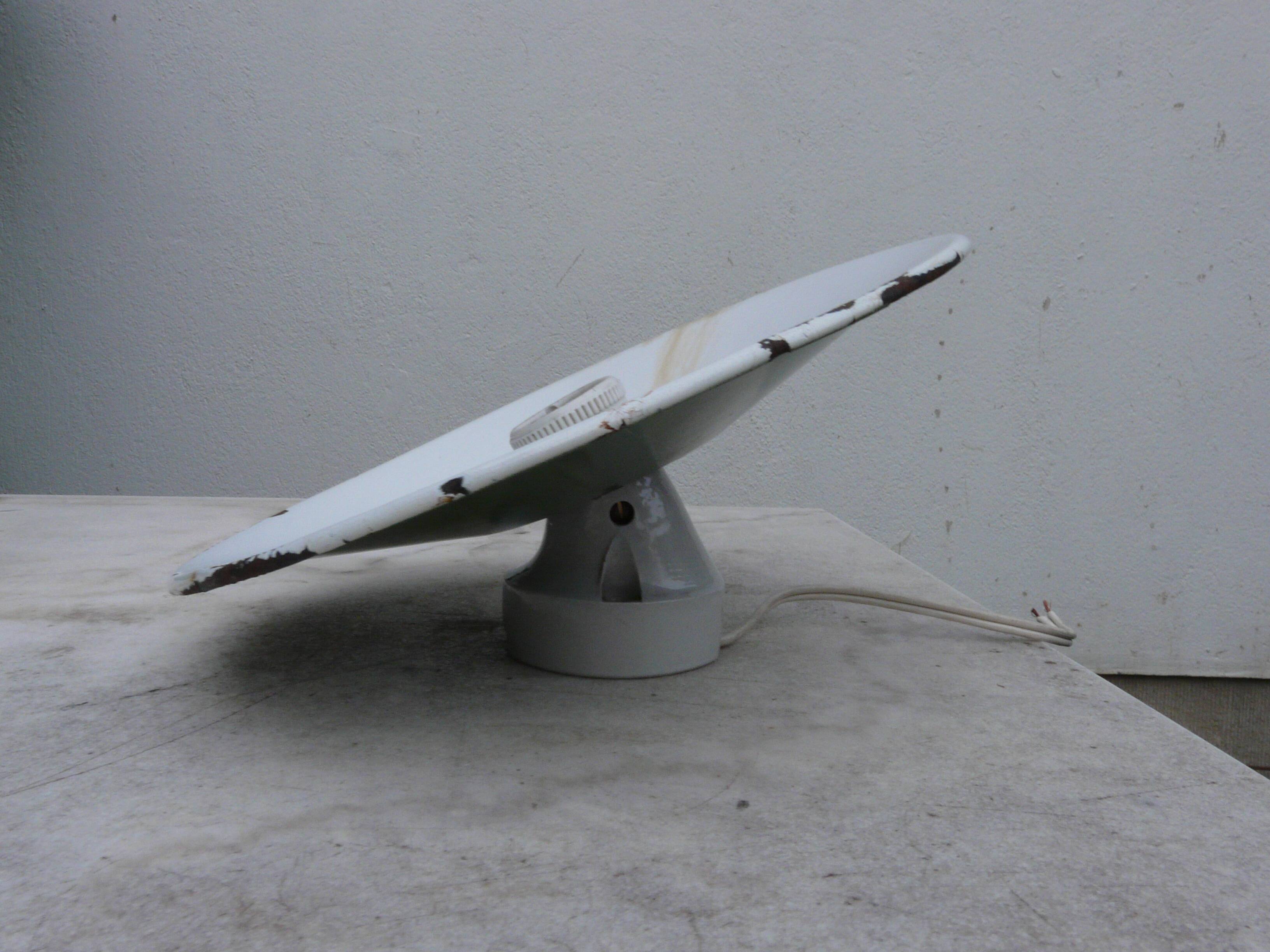 Industrial green and white enameled sheet metal wall light 1940 porcelain socket