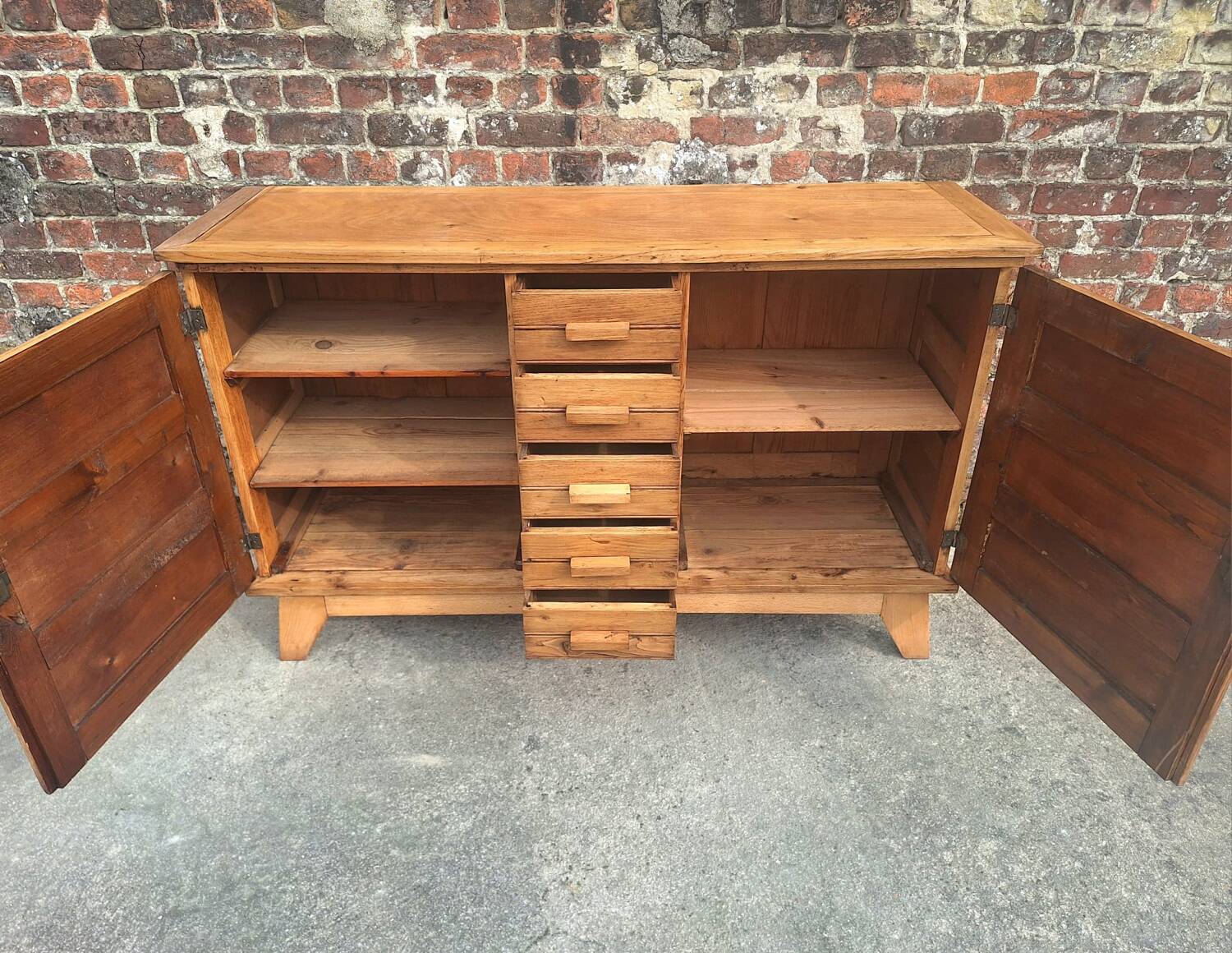 Buffet reconstruction René Gabriel vintage, meuble ancien dit de sinistrés