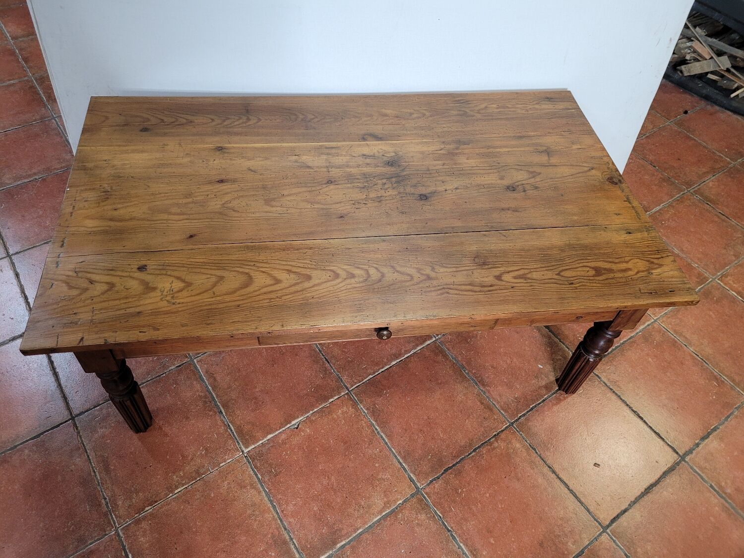 Antique coffee table with 1 drawer, 130×74cms