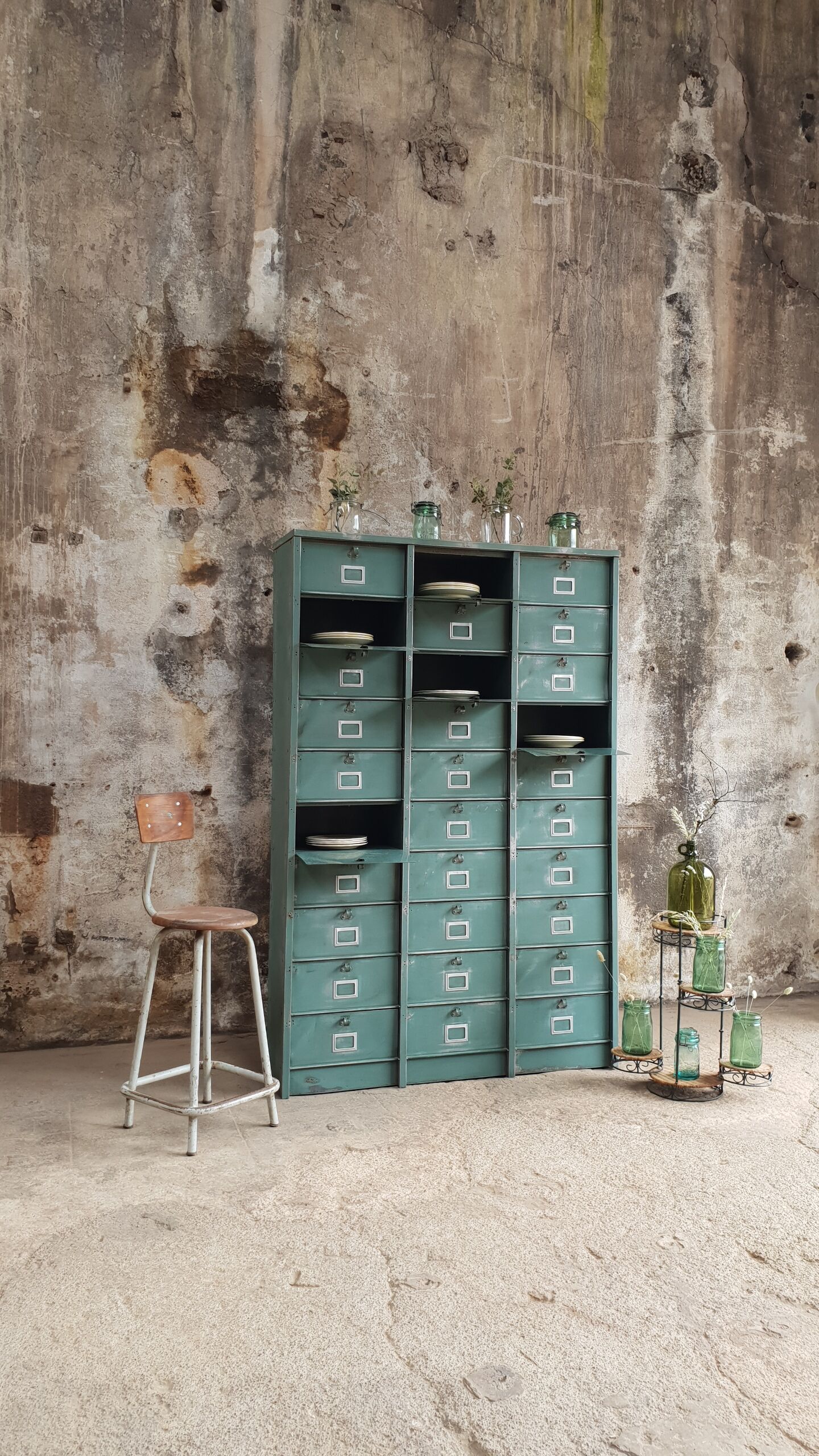 Strafor valve cabinet