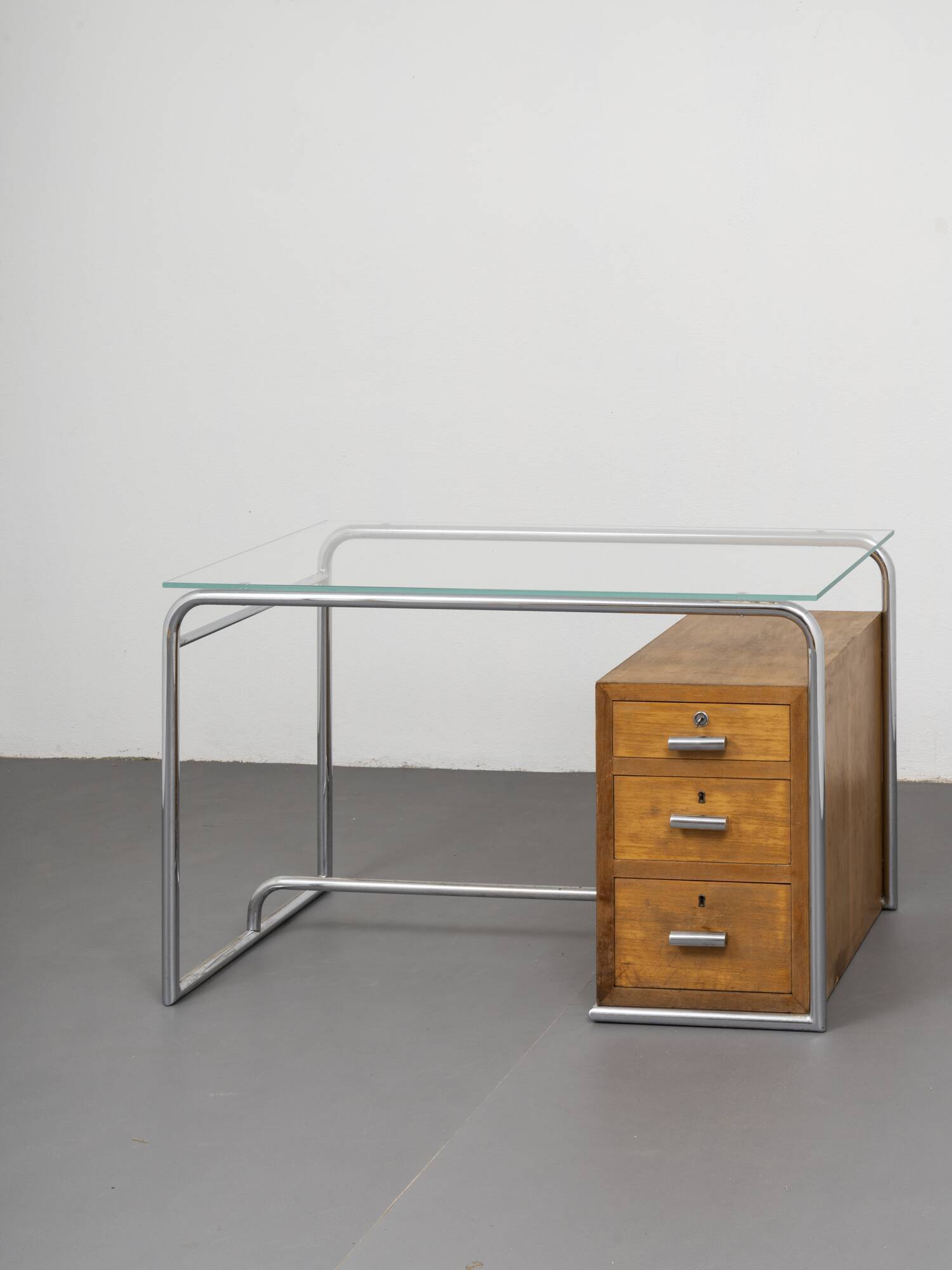 Cova Milano rationalist desk in walnut, tubular steel and glass, 1940s