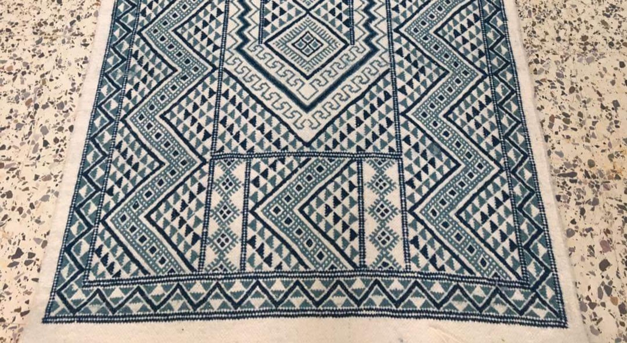 Hand-woven margoum rugs in pure wool